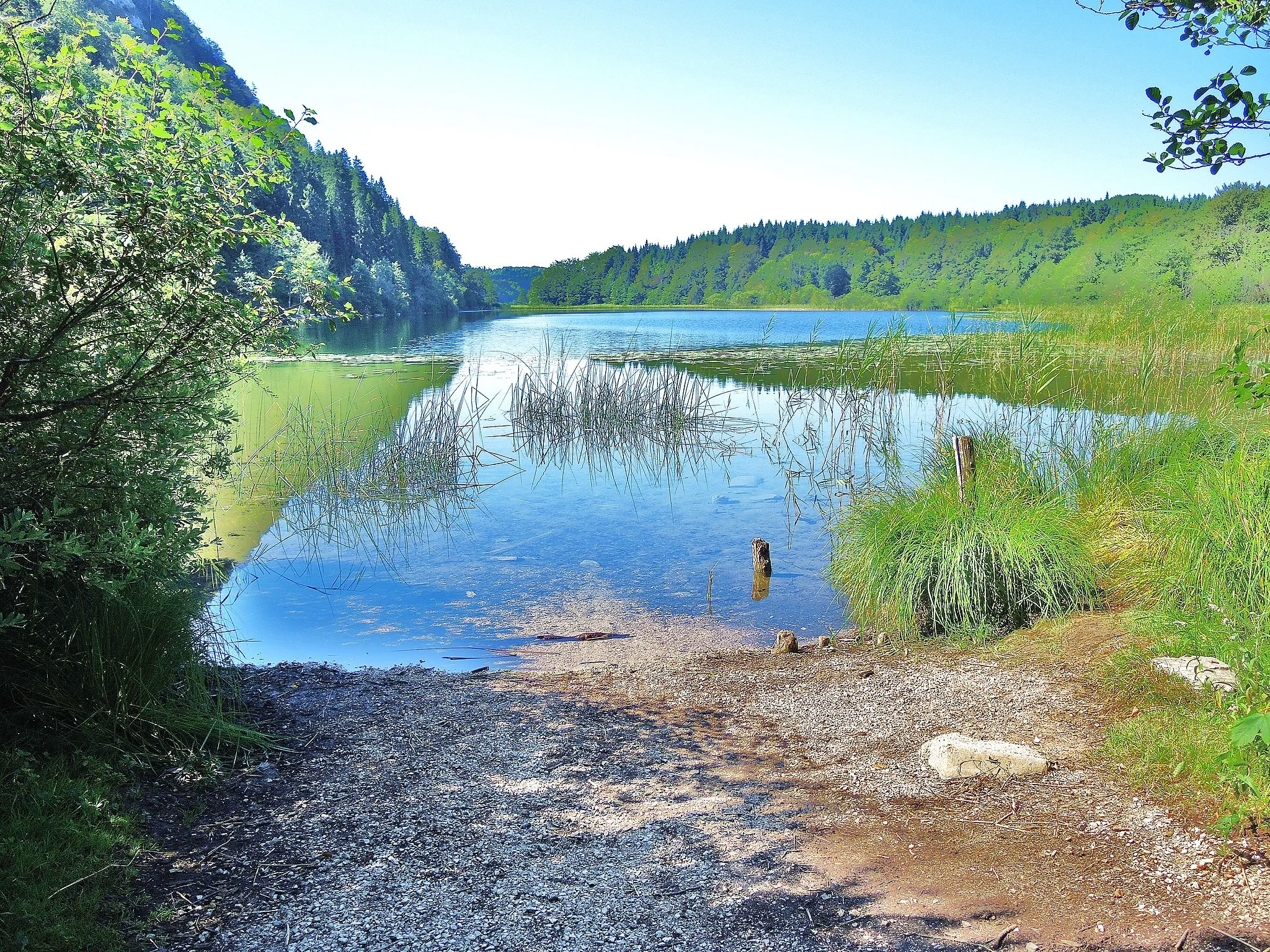 Photo showing: Lac du petit Maclu, vu de la rive nord.