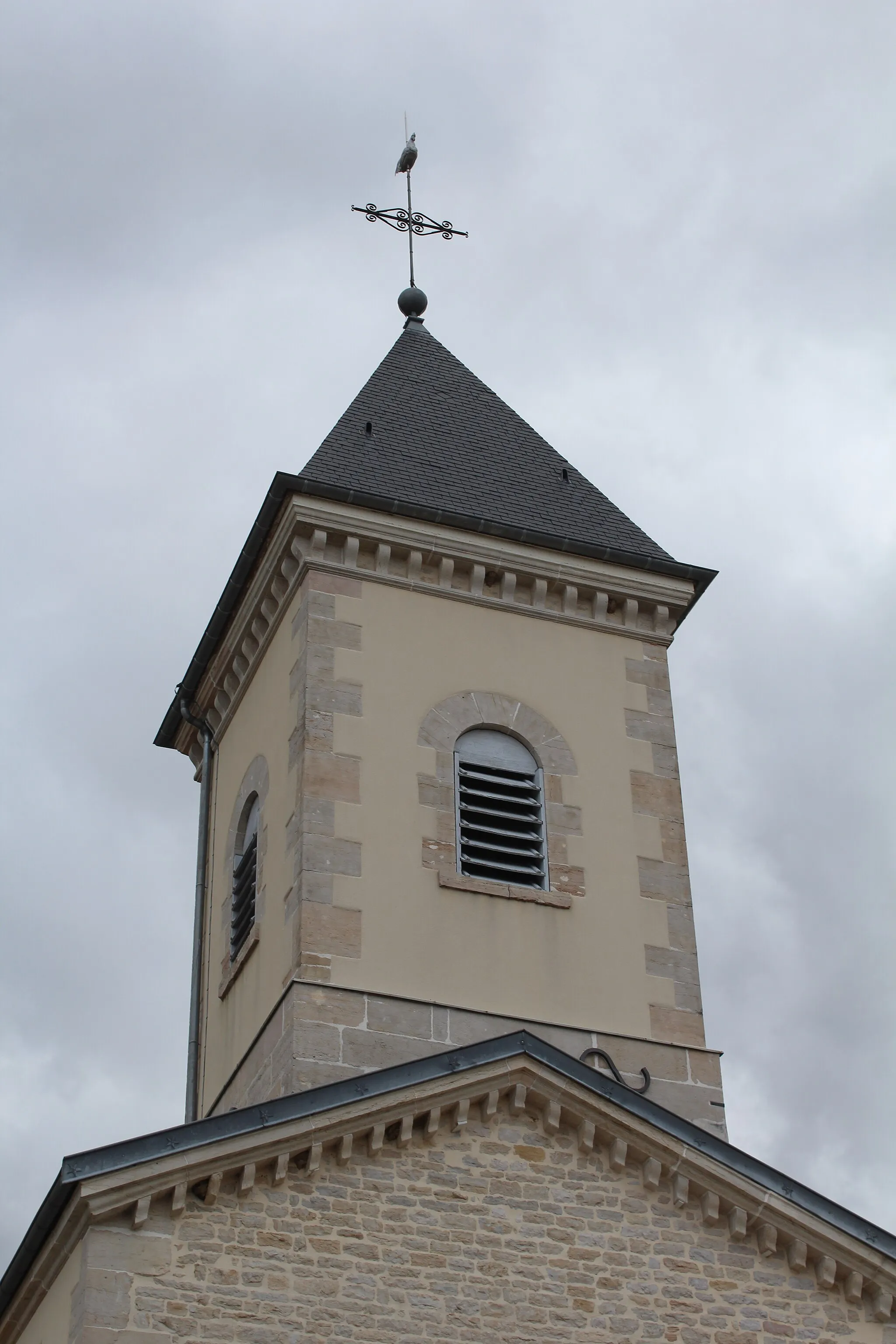 Photo showing: Église de la Nativité-de-la-Bienheureuse-Vierge-Marie du Deschaux.
