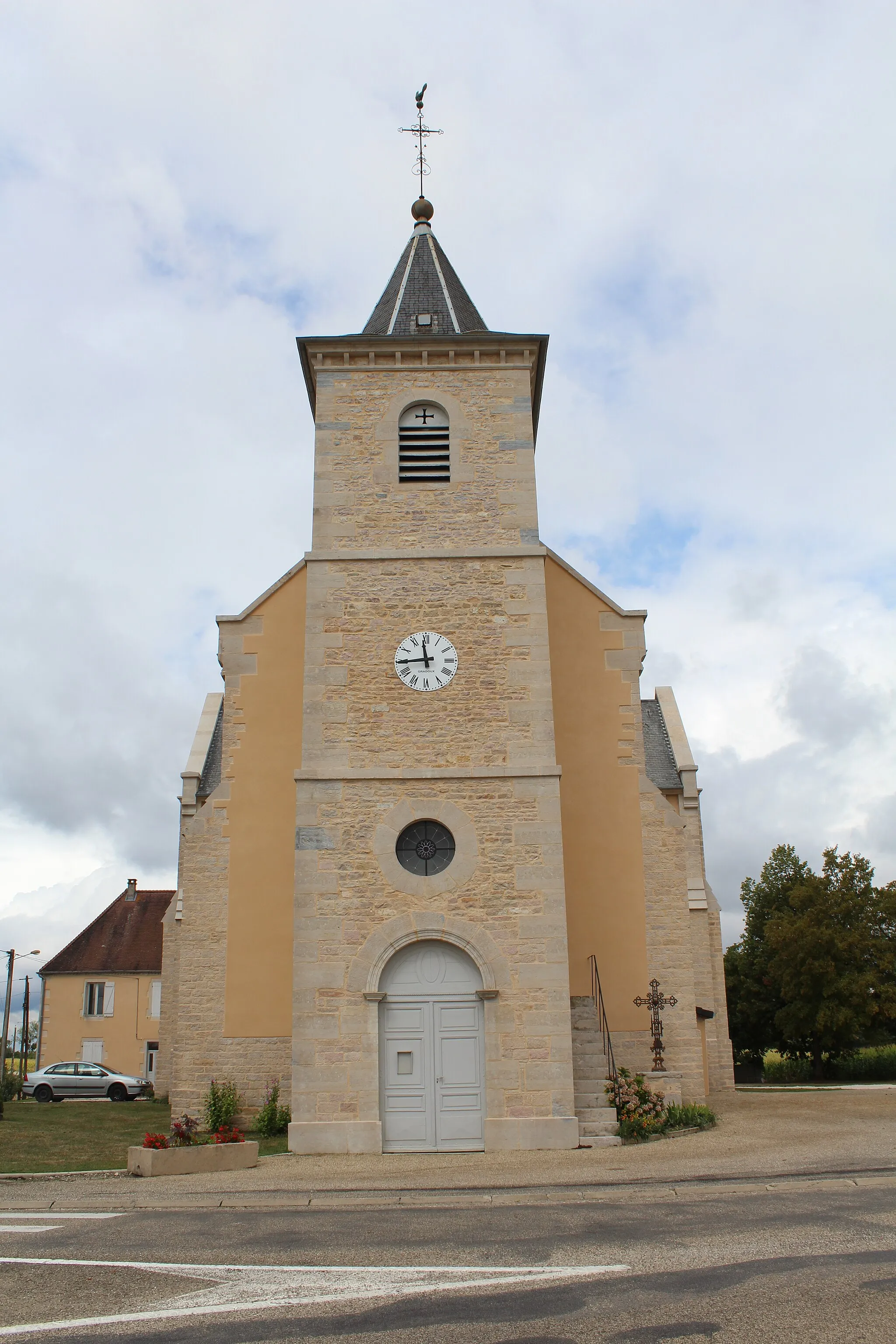 Photo showing: Église Saint-Louis des Essards-Taignevaux.