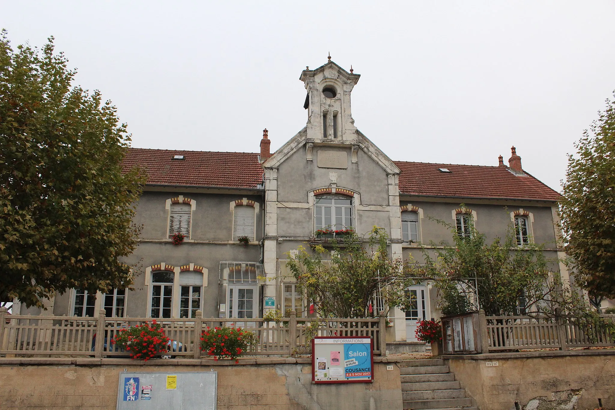 Photo showing: Mairie de Nanc-lès-Saint-Amour, Les Trois-Châteaux.