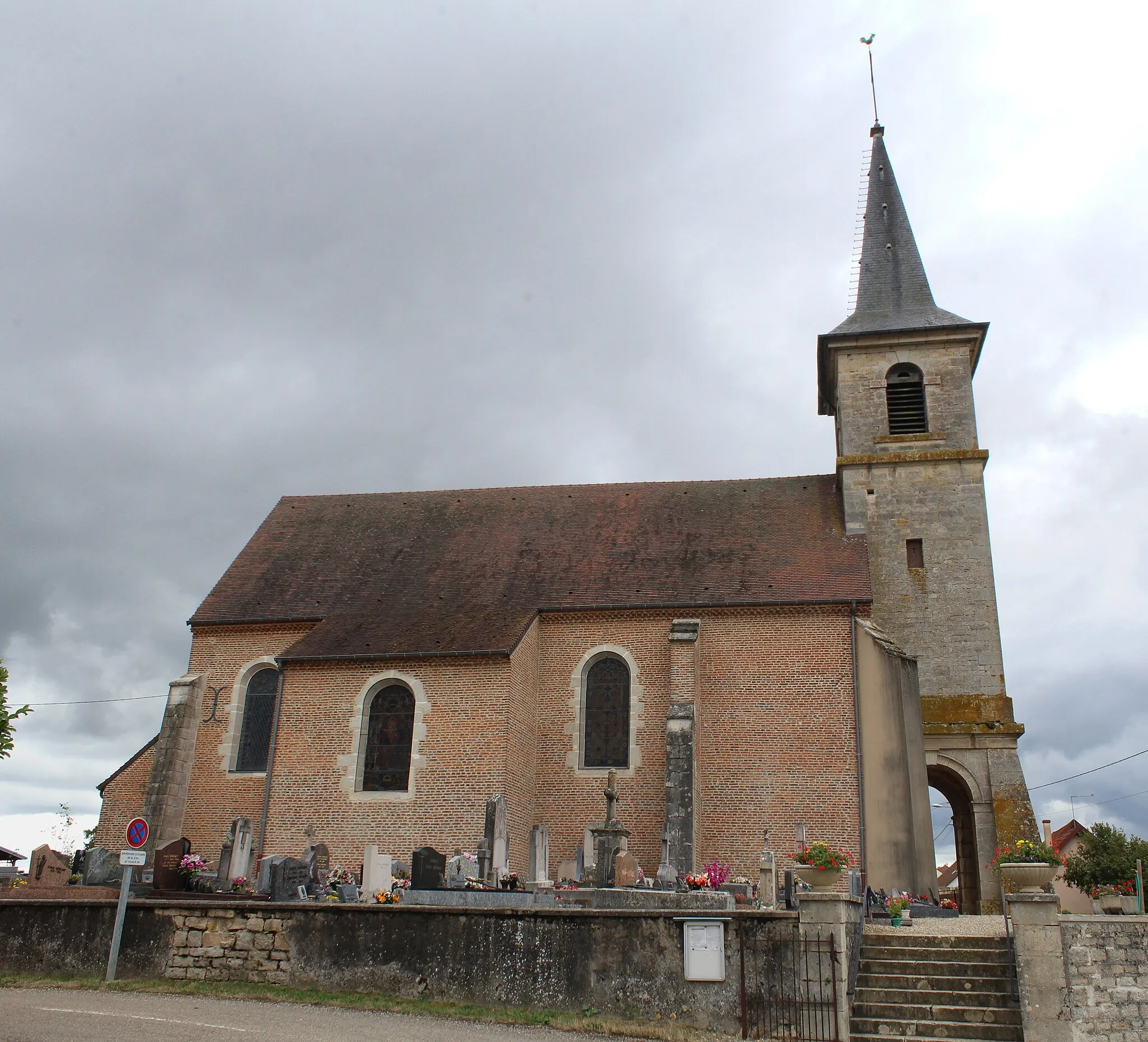 Photo showing: Église Saint-Bénigne de Saint-Baraing.