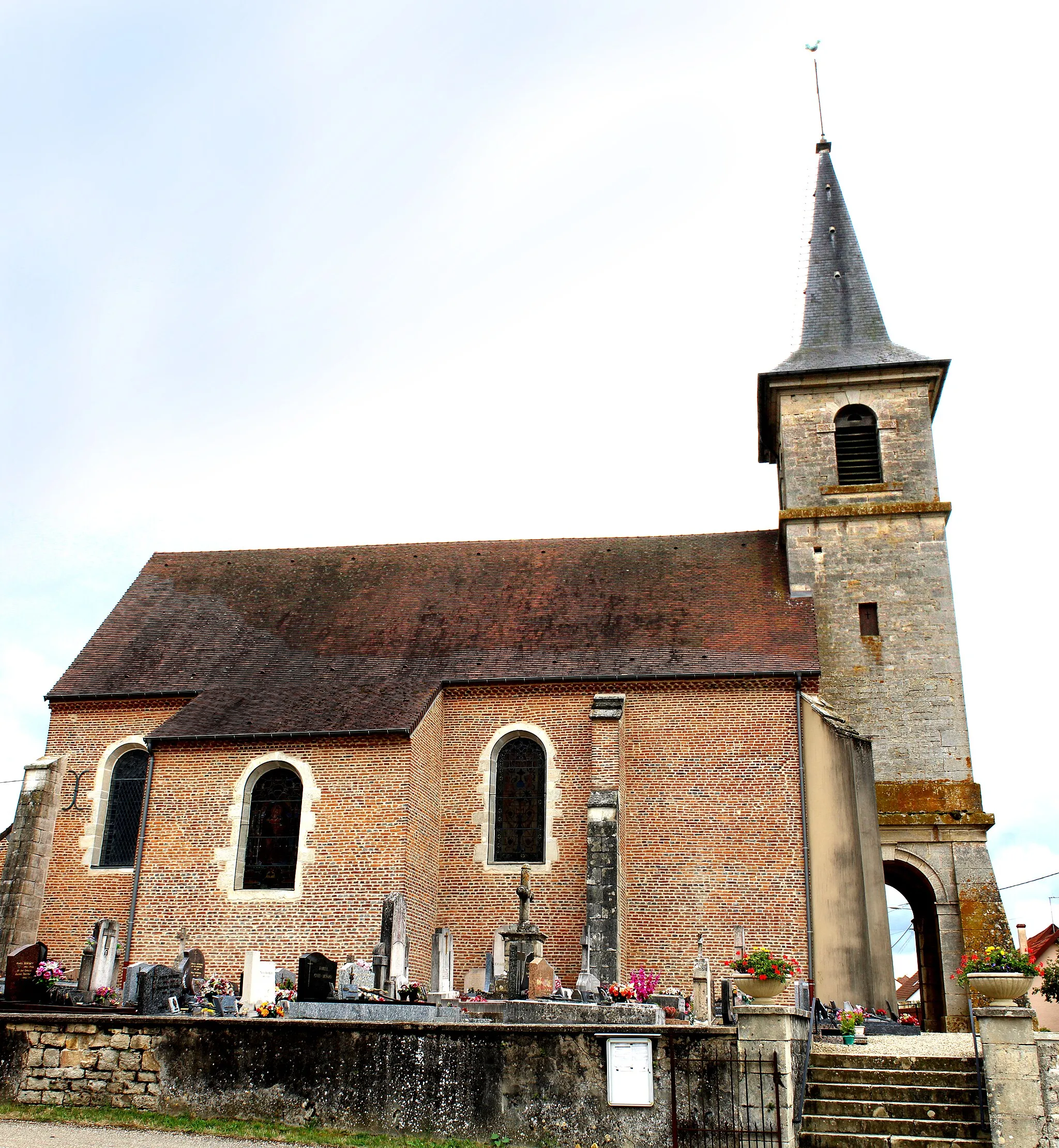 Photo showing: Église Saint-Bénigne de Saint-Baraing.