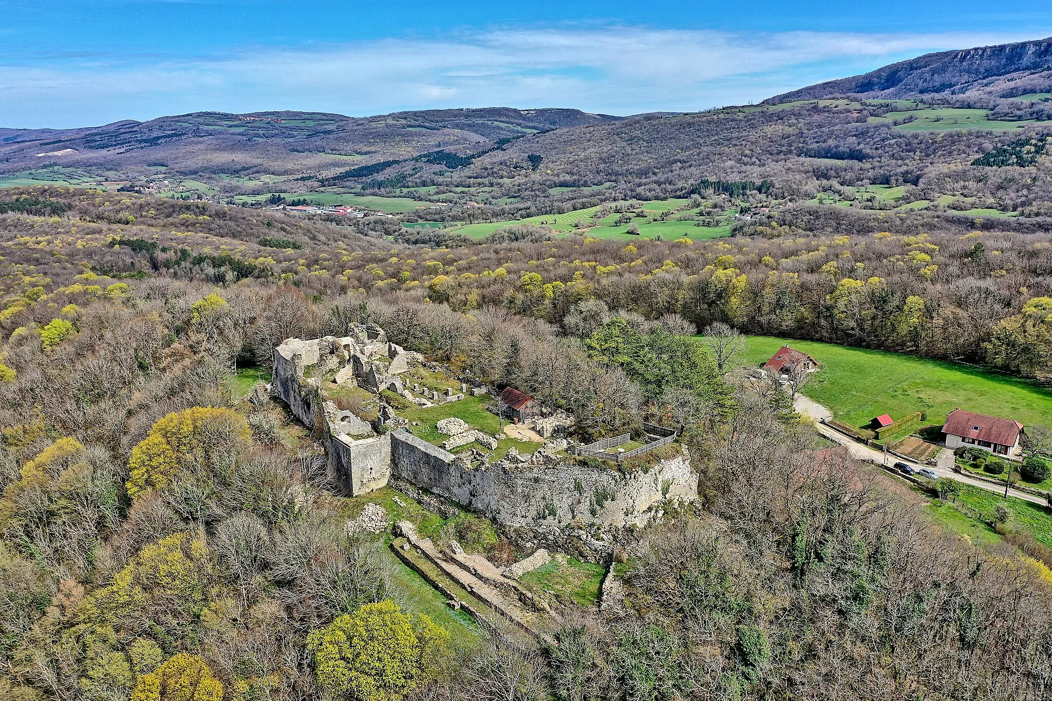 Photo showing: Les ruines du château de Vaulgrenant