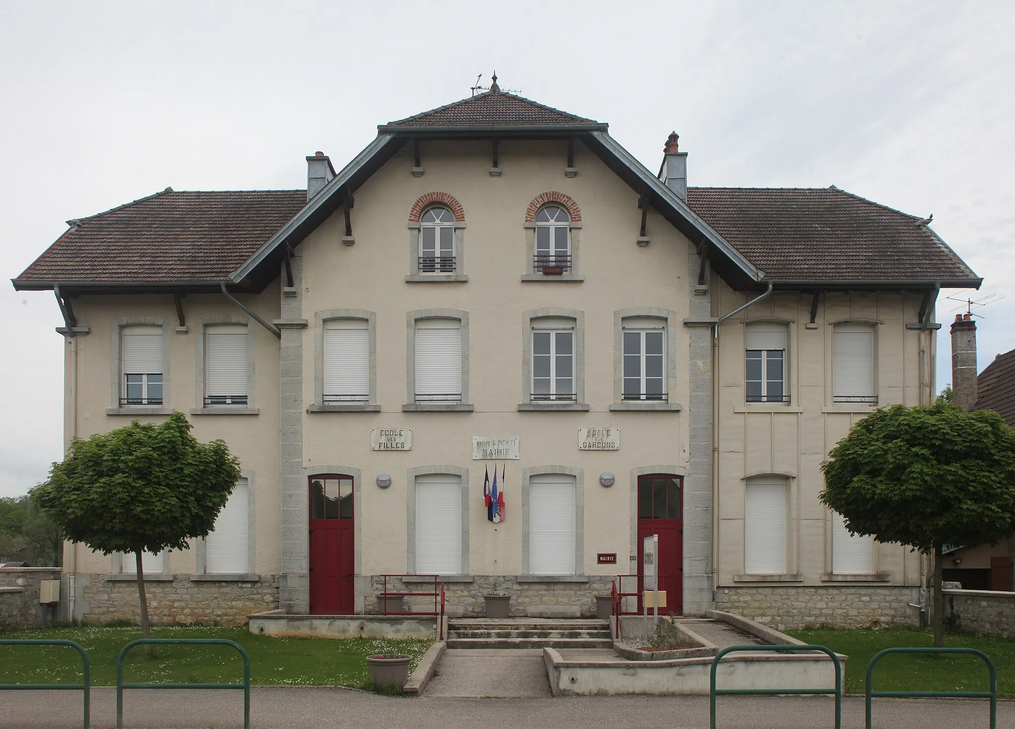 Photo showing: Mairie de Vers-en-Montagne (Jura).