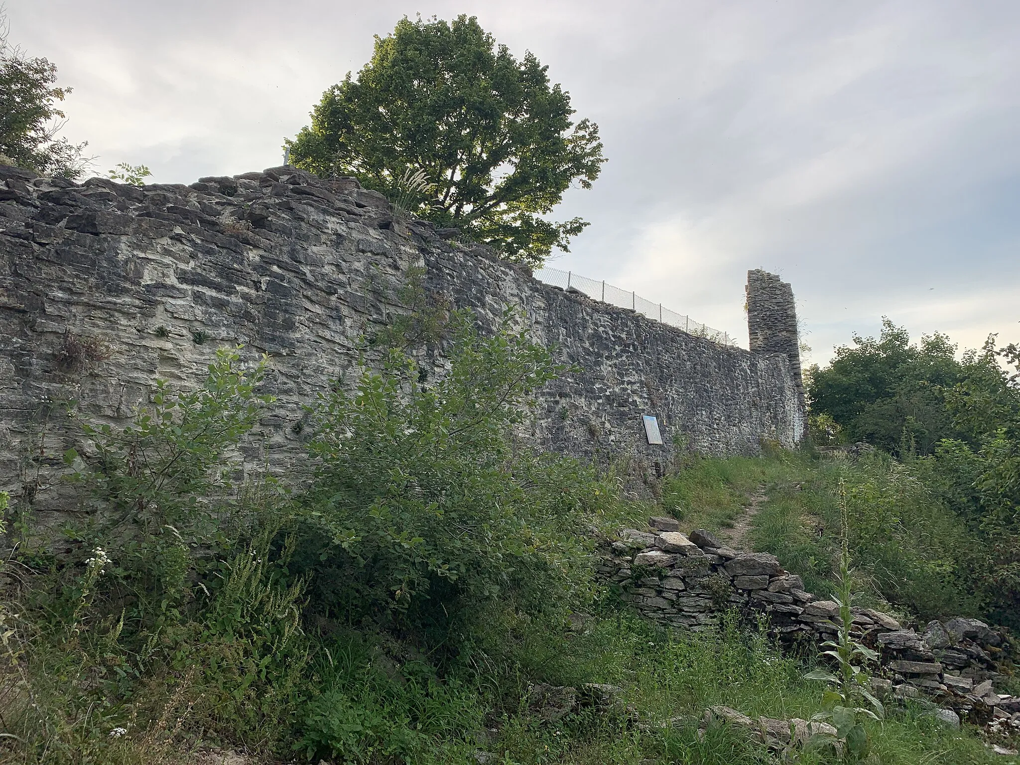 Photo showing: Château d'Oliferne, Vescles.