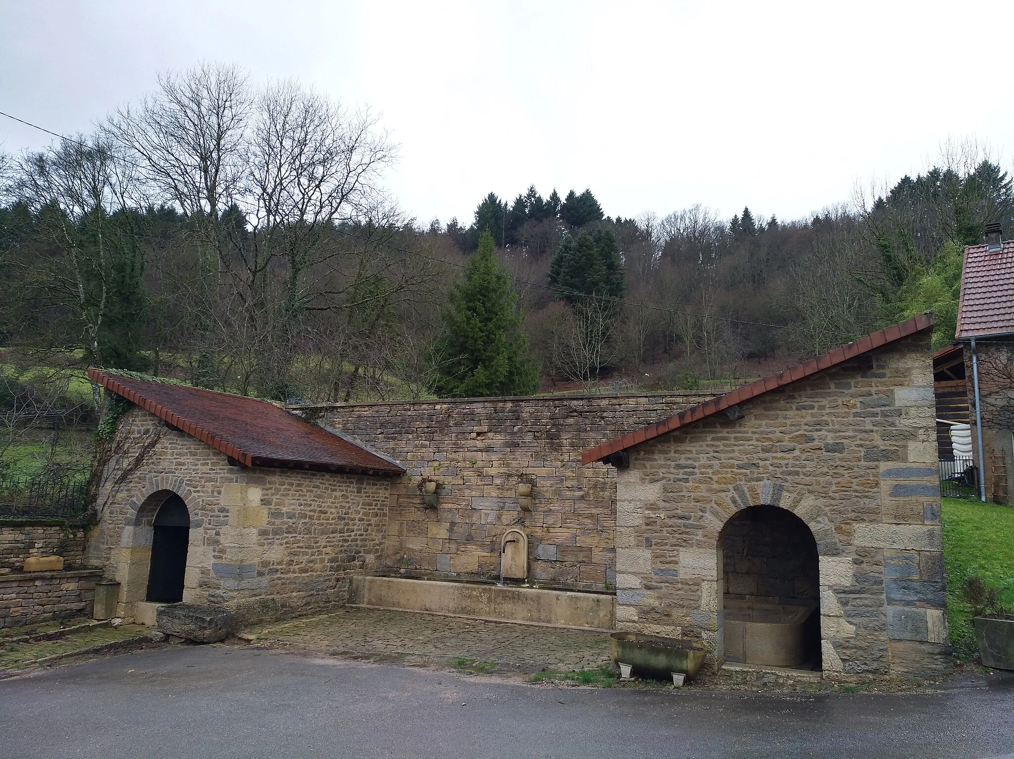 Photo showing: Serre-les-Moulières (Jura, France) en janvier 2018.