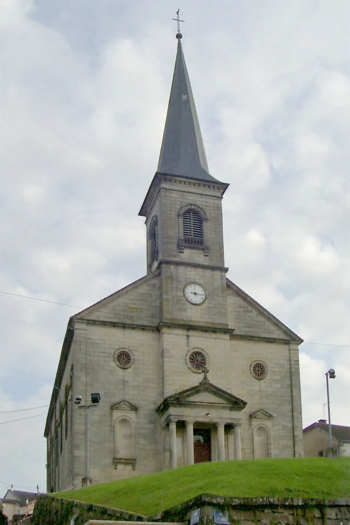 Photo showing: L'église de la Décollation-de-Saint-Jean-Baptiste d'Aillevillers