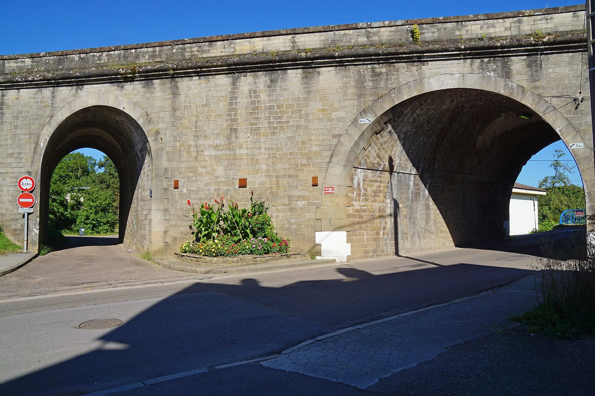 Photo showing: Pont de la voie ferrée de Aillevillers-et-Lyaumont à la confluence de la Semouse et de l'Augronne.
