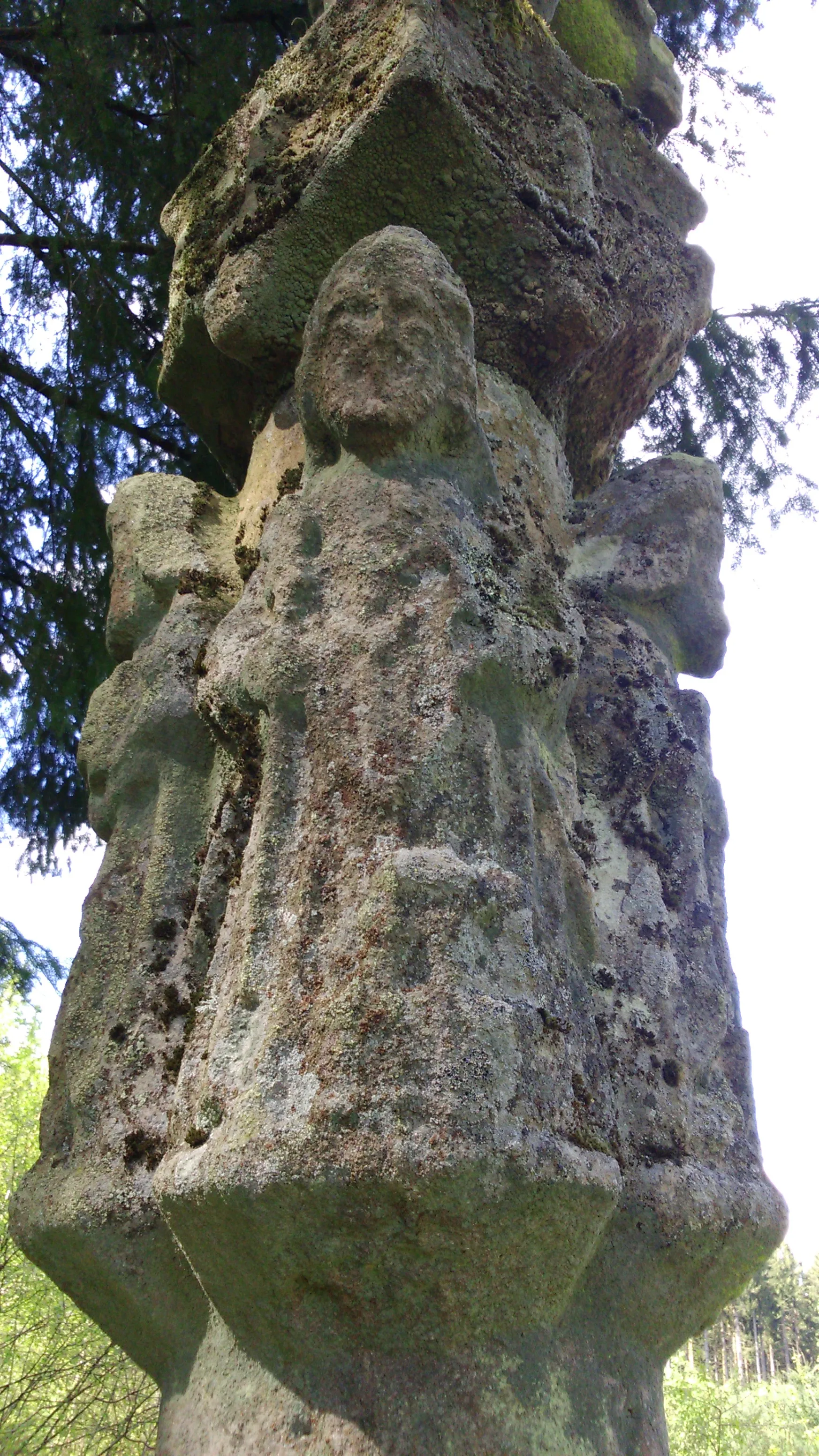 Photo showing: Croix monumentale du Mont-Dahin à Amont-et-Effreney.