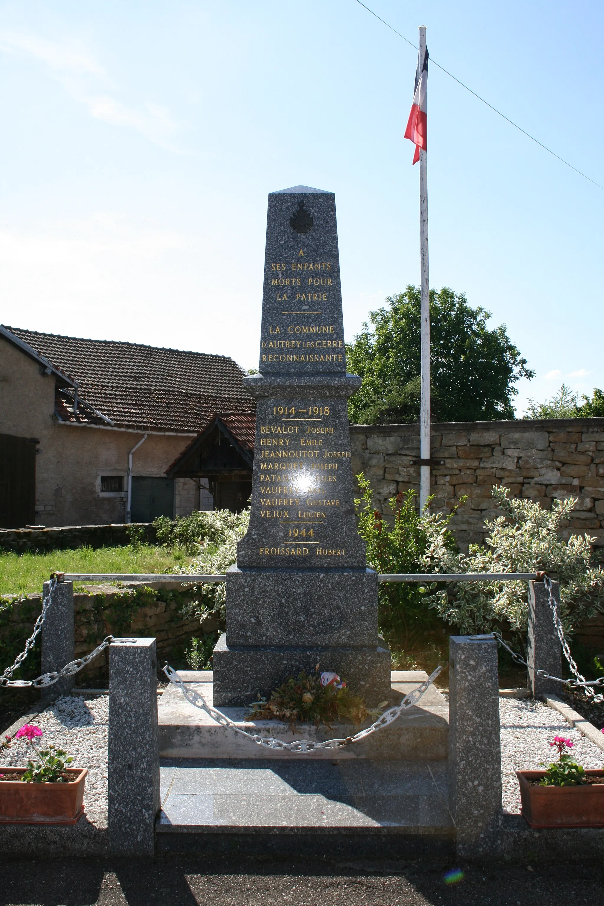 Photo showing: Autrey les Cerre ( Haute-Saône ) mémorial