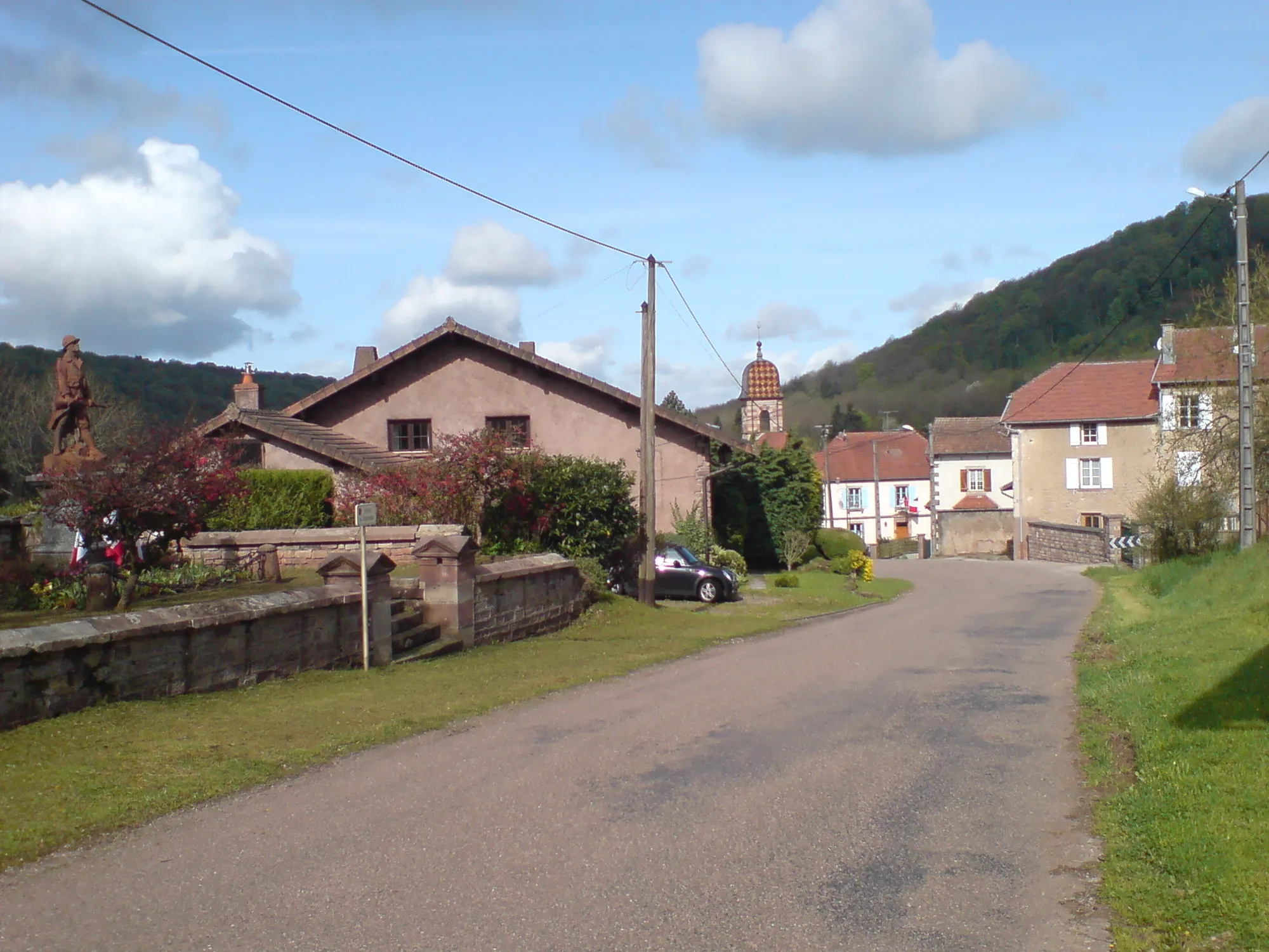 Photo showing: Le village de Belverne