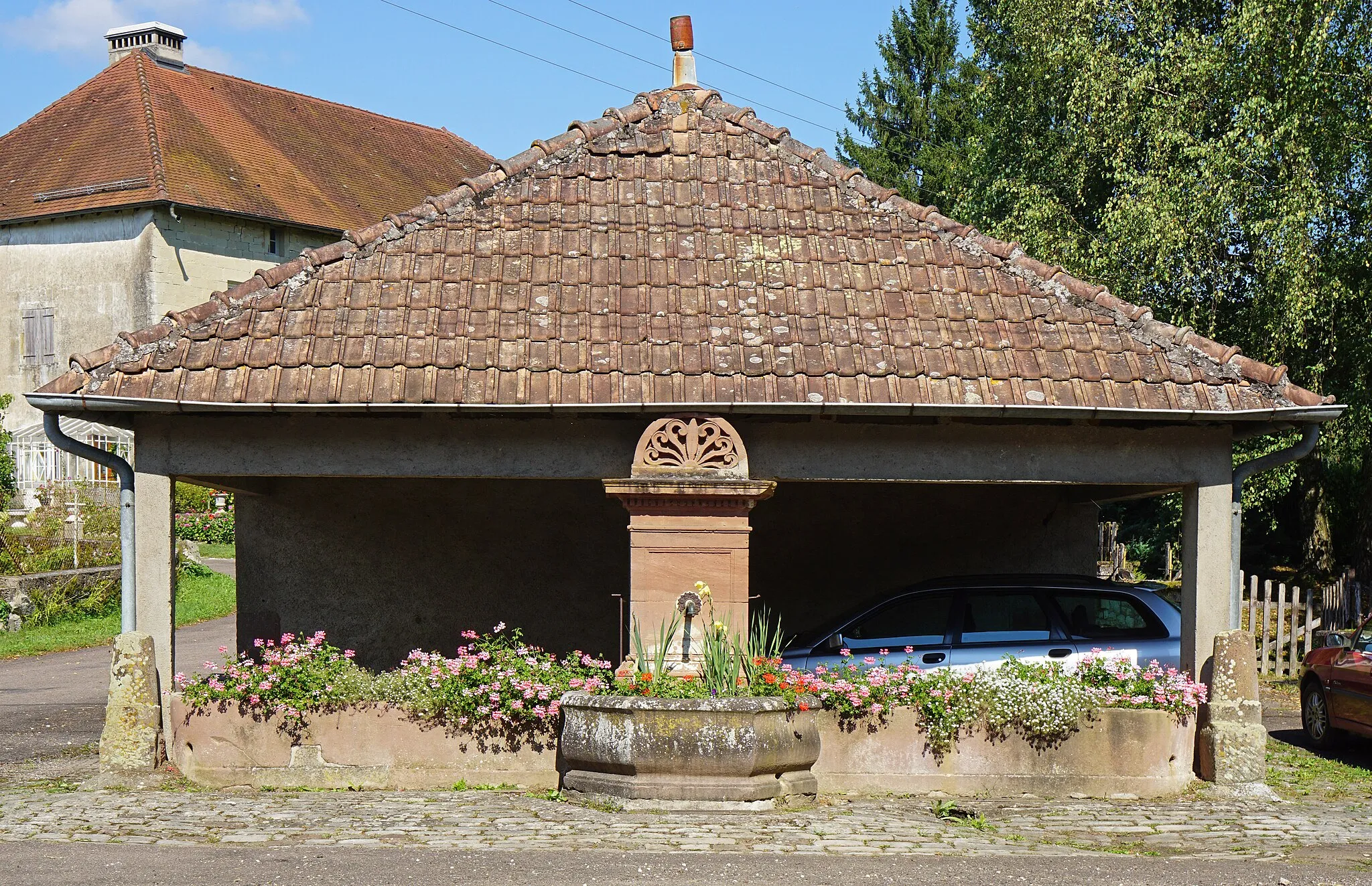 Photo showing: Le lavoir du pont à Beveuge.