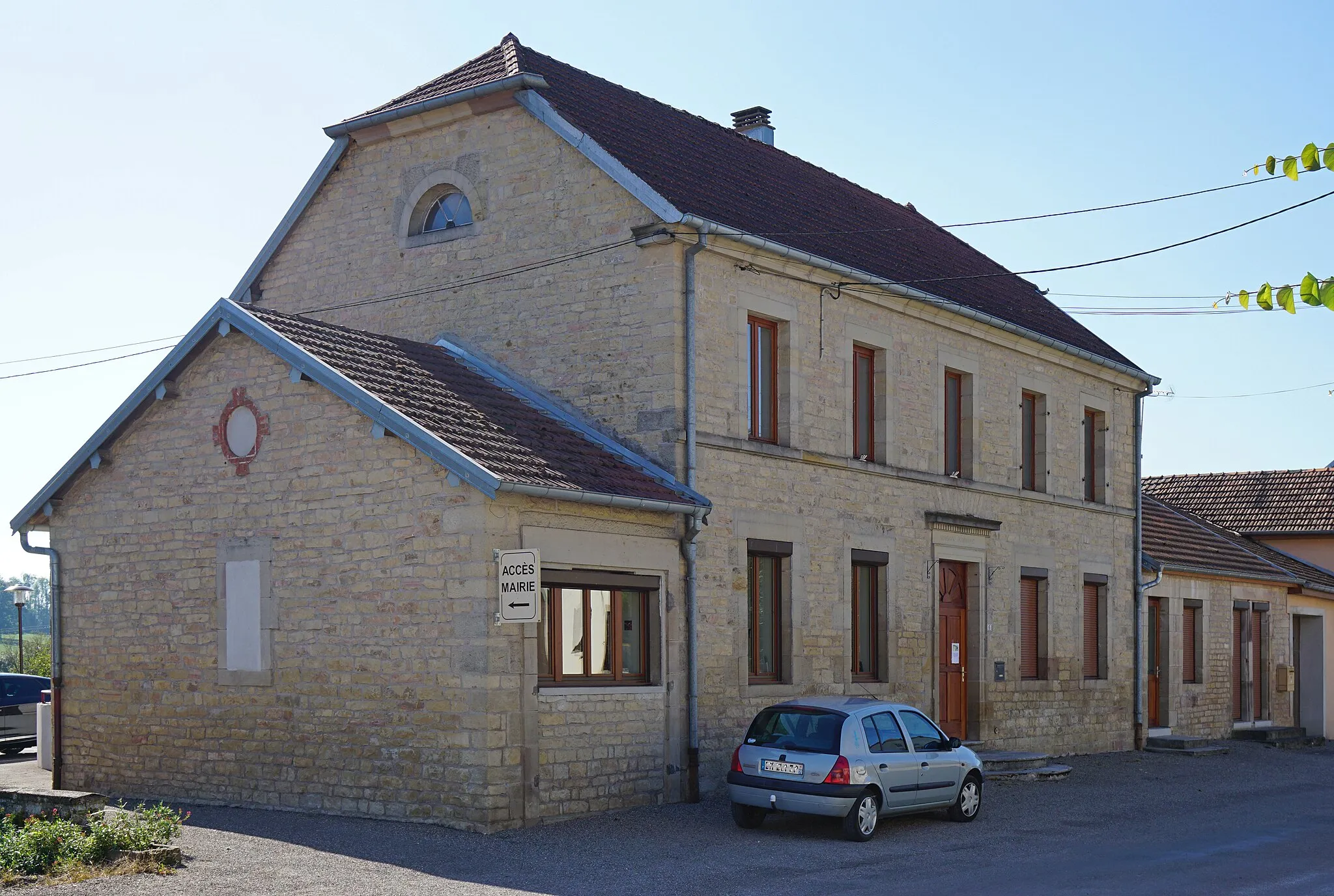 Photo showing: La mairie de Bouhans-lès-Lure.