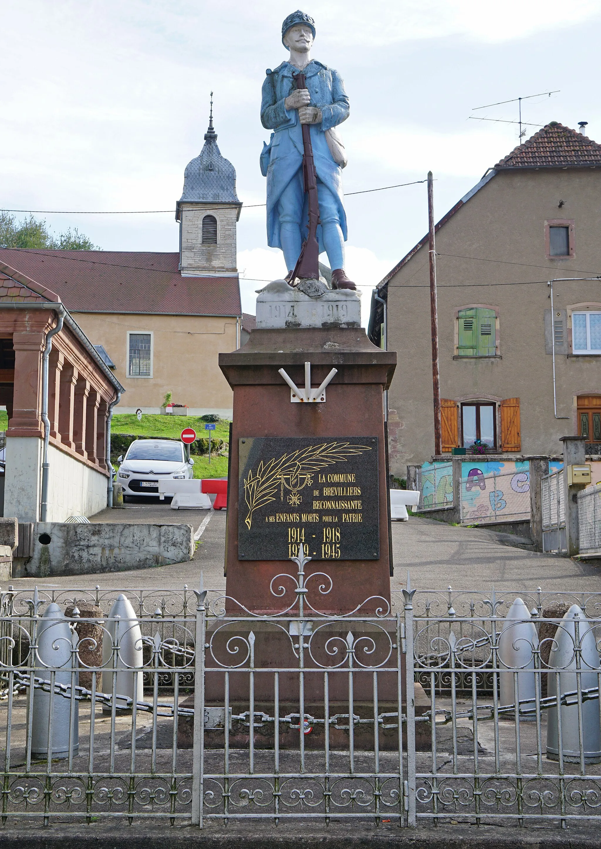 Photo showing: Le monument aux morts de Brevilliers.