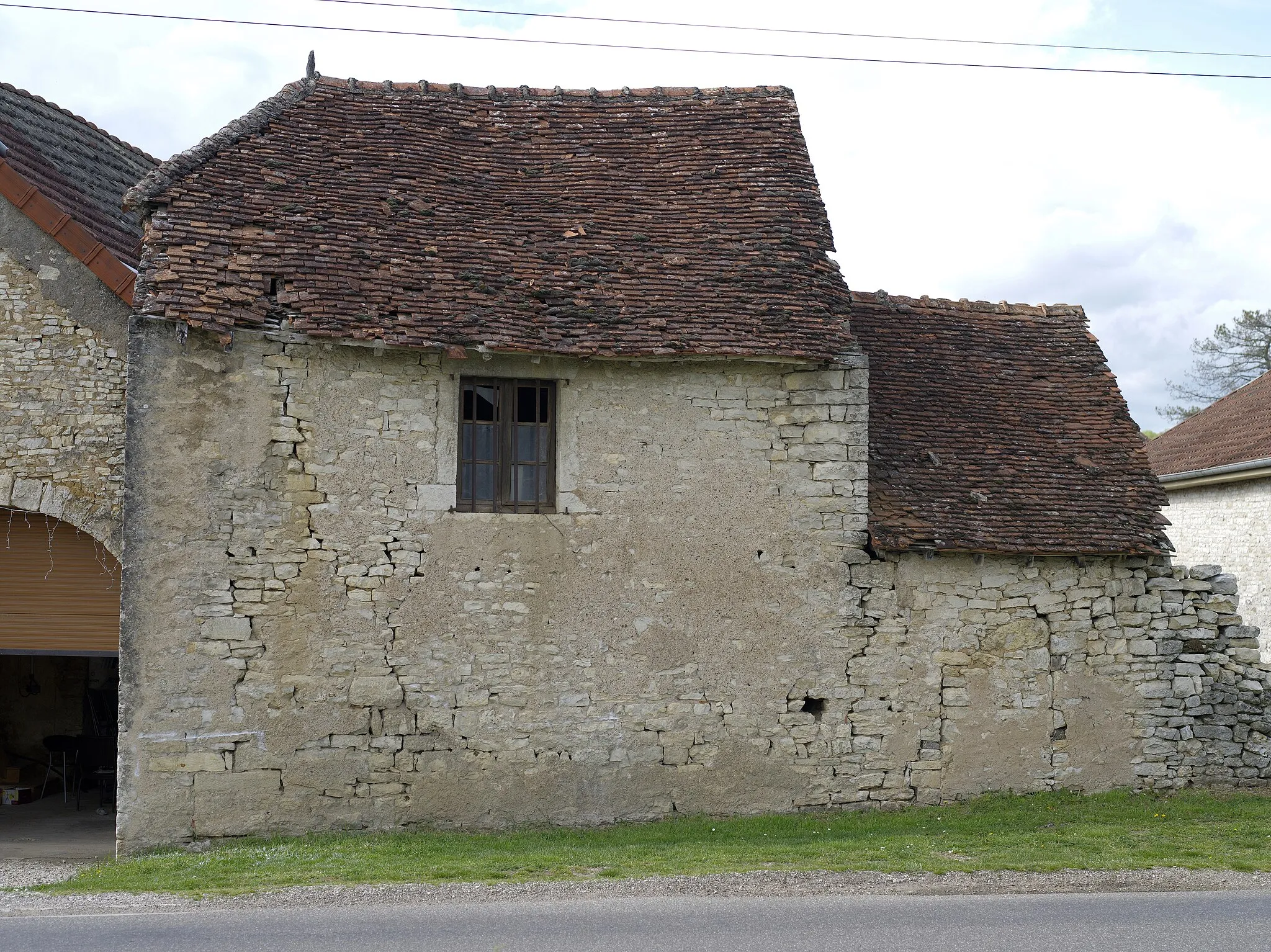 Photo showing: image montrant une photographie prise à Chambornay-lès-Pin dans le département de la Haute-Saône ː une maison au village