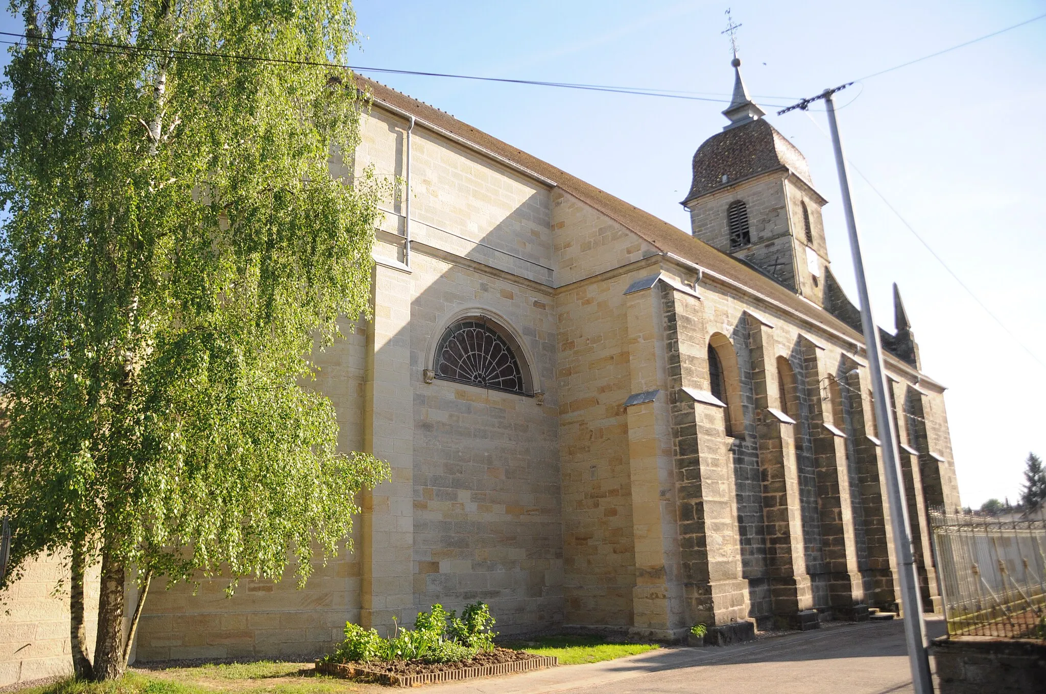 Photo showing: This building is indexed in the base Mérimée, a database of architectural heritage maintained by the French Ministry of Culture, under the reference PA00135344 .