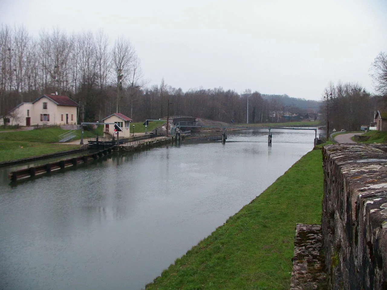 Photo showing: L'écluse sur la Saône