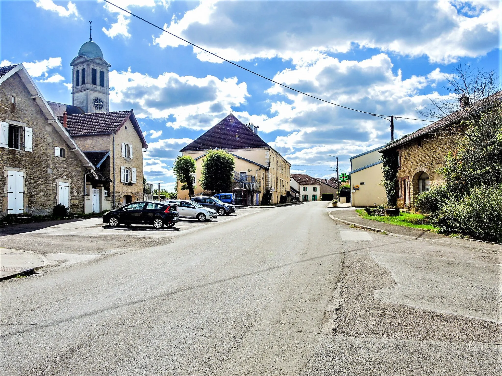 Photo showing: Grande rue du village