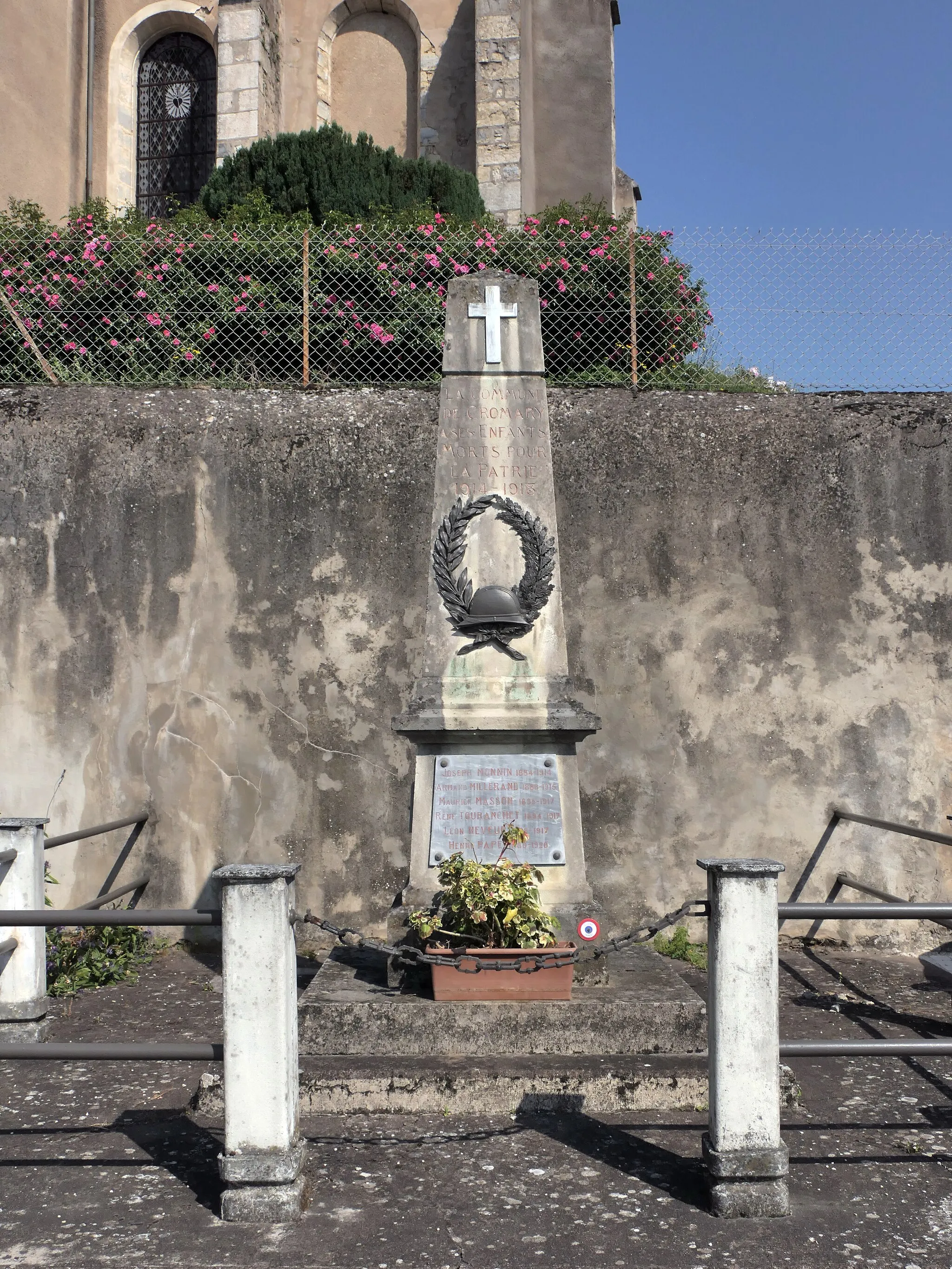 Photo showing: image montrant une photographie prise à Cromary dans le département de la Haute-Saône : monument aux morts