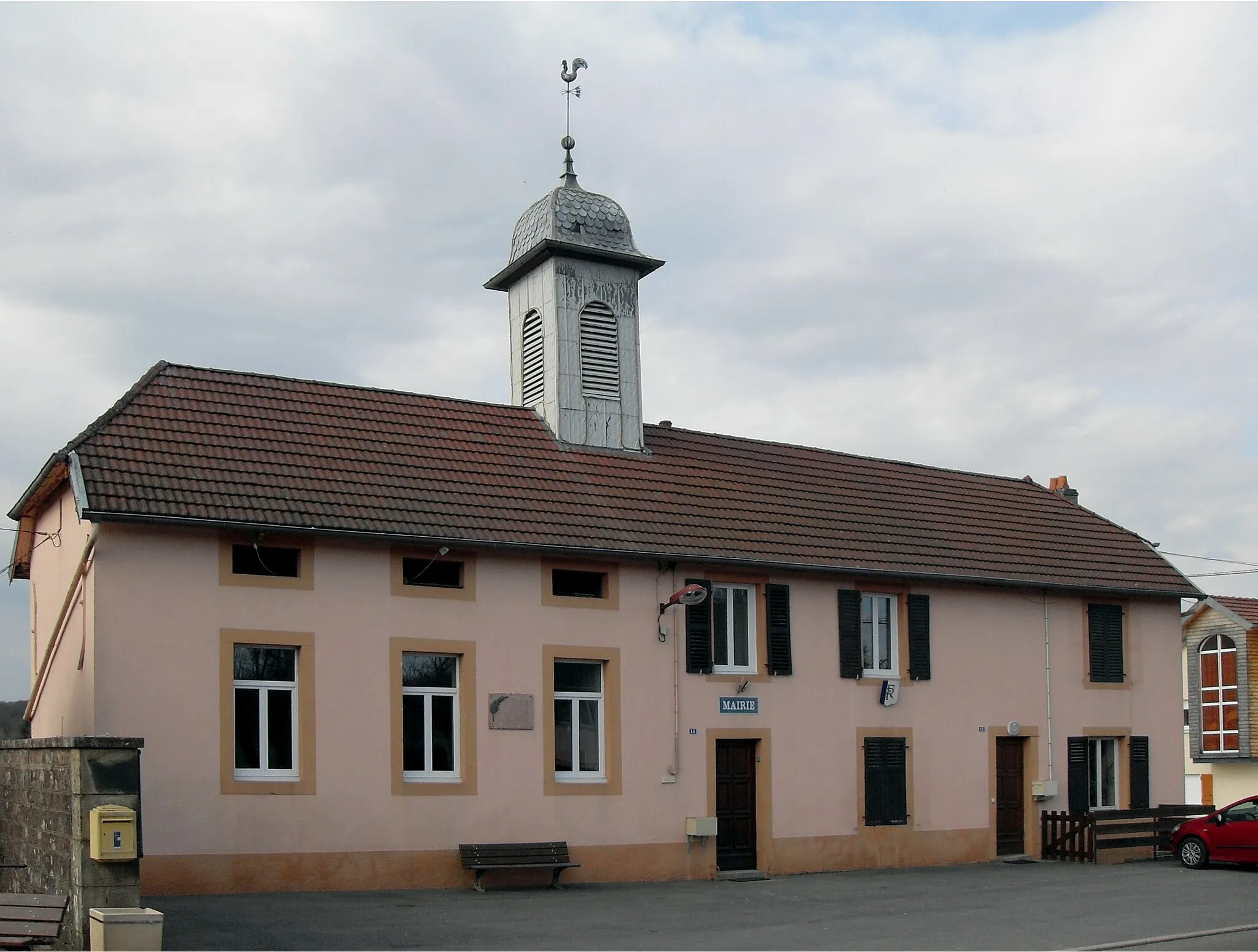 Photo showing: La mairie d'Échavanne