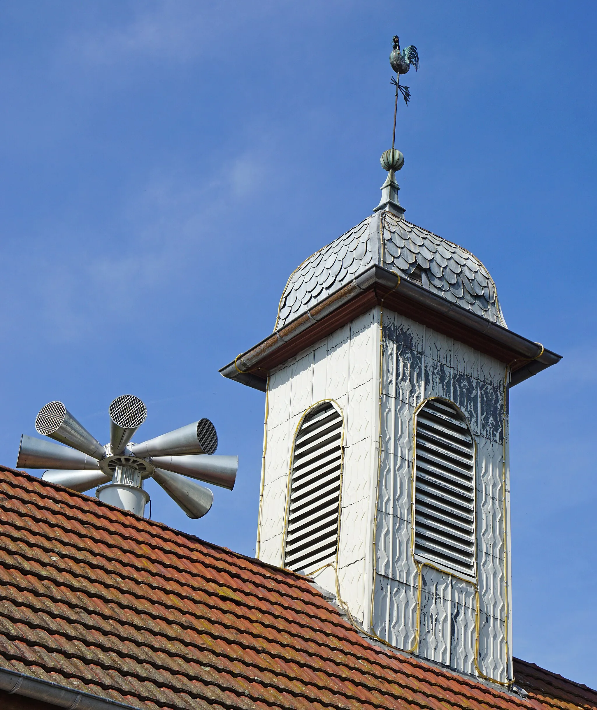 Photo showing: Le clocher de la mairie d'Échavanne.