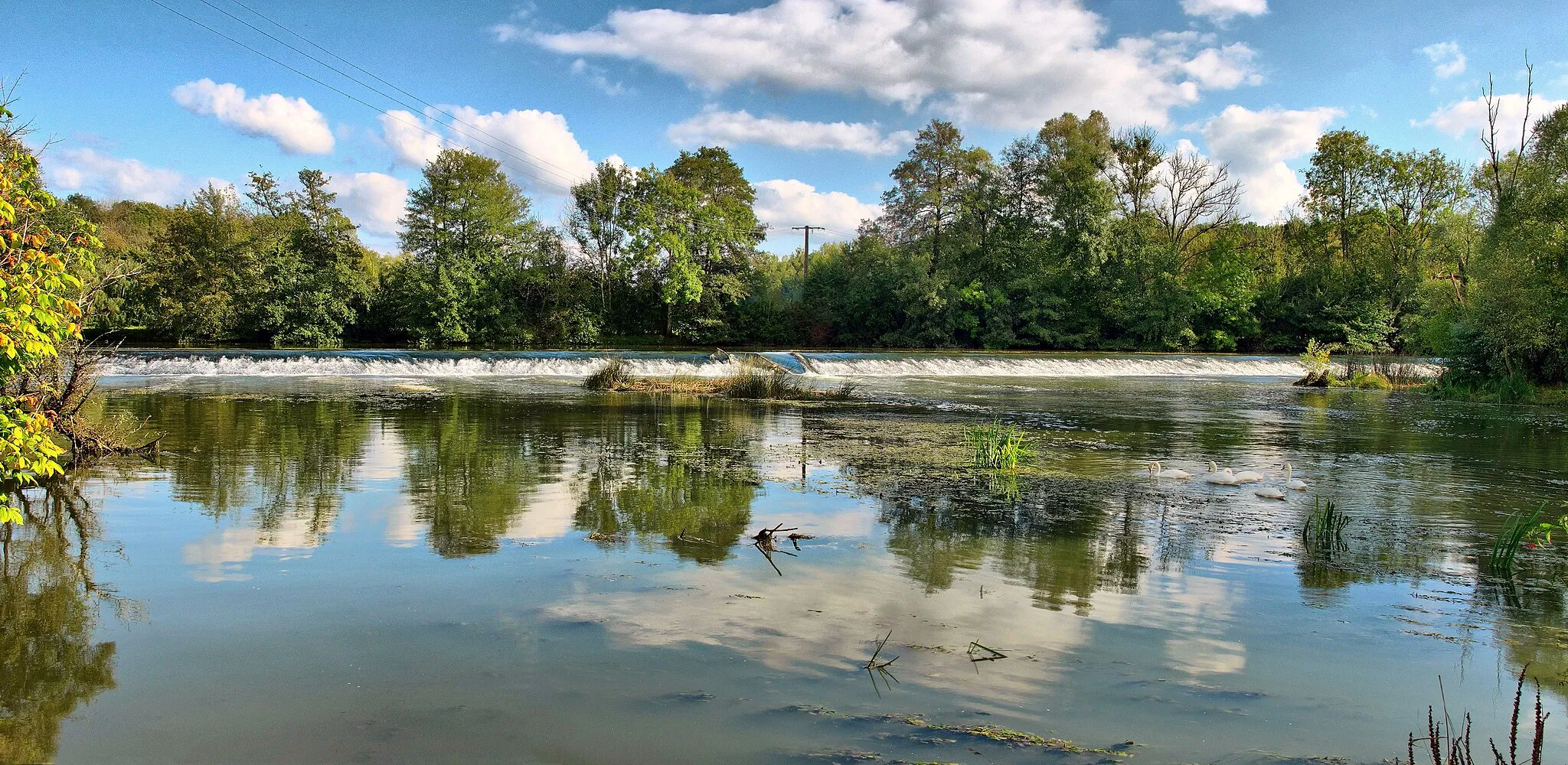 Photo showing: Le barrage sur l'Ognon