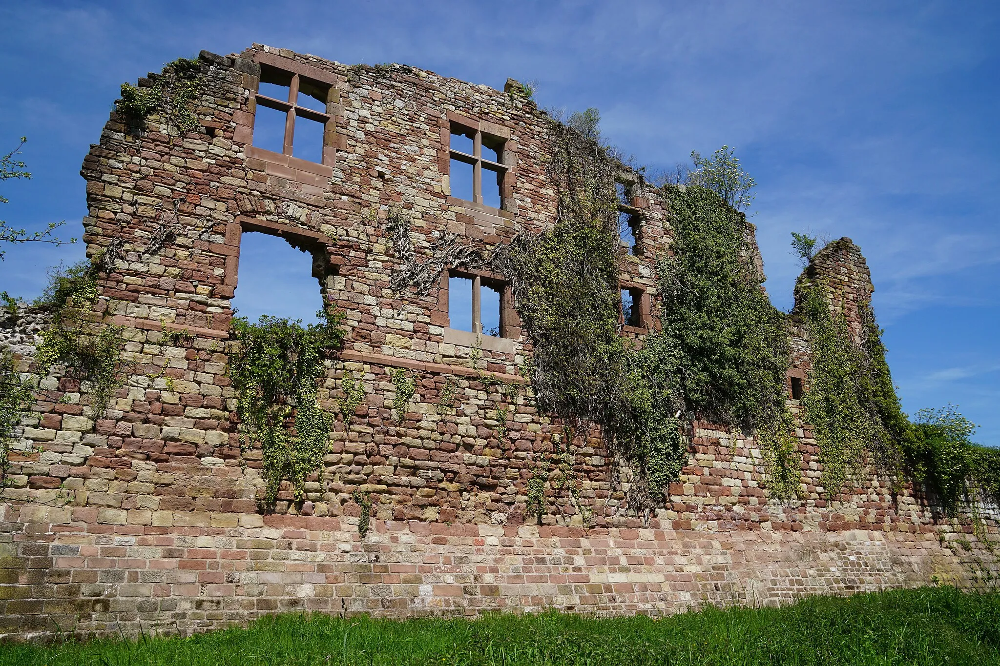Photo showing: Les ruines du château de Granges-le-Bourg.