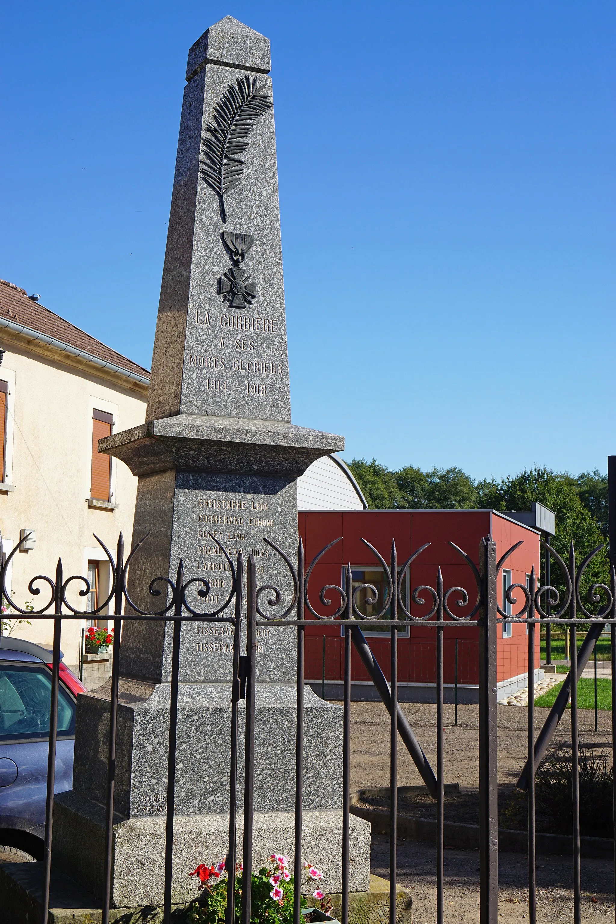 Photo showing: Le monument aux morts de La Corbière.