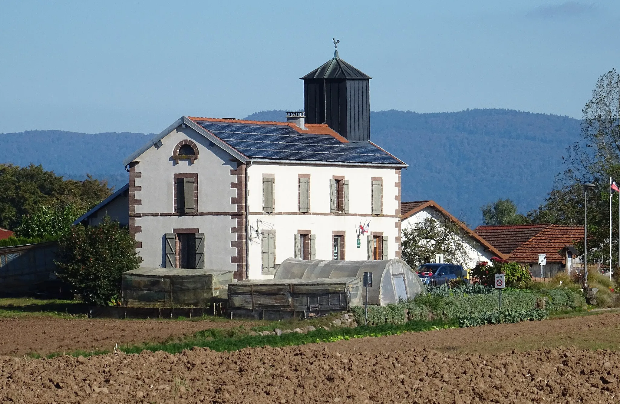 Photo showing: La mairie de La Lanterne-et-les-Armonts.