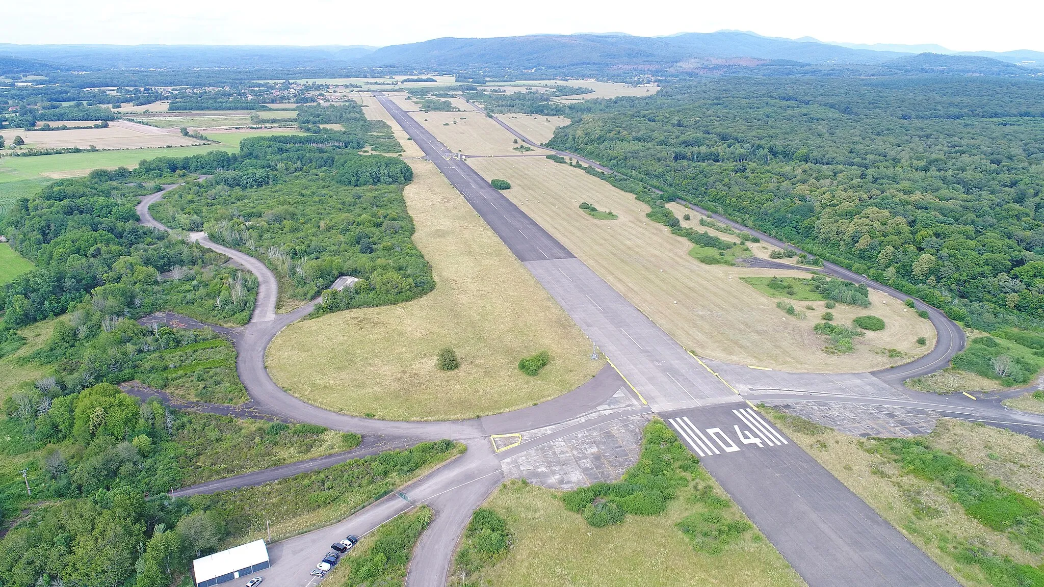 Photo showing: L'ancien aérodrome militaire désaffecté de Lure - Malbouhans.