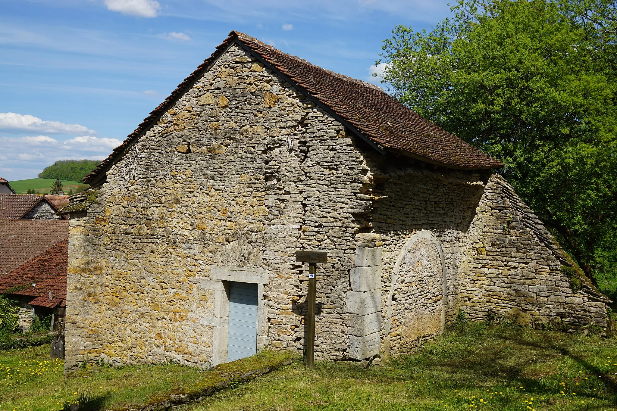 Photo showing: L'ancienne église de Longevelle : la chapelle seigneuriale.