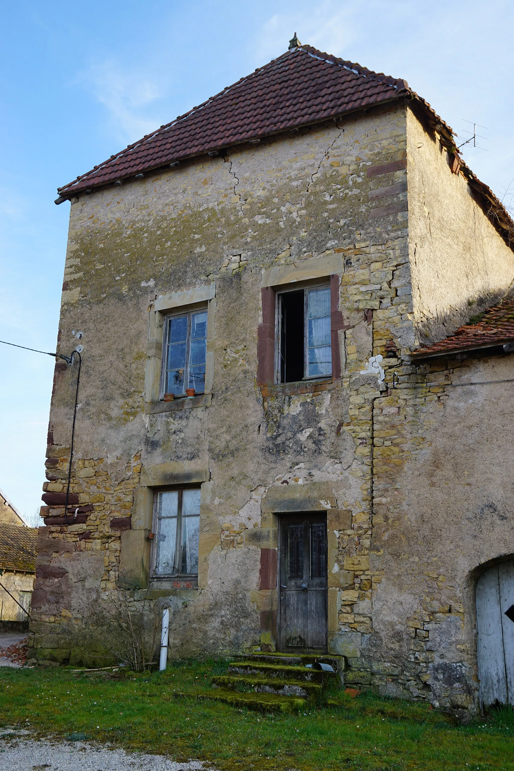 Photo showing: Le Val-de-Gouhenans : ancienn ferme.