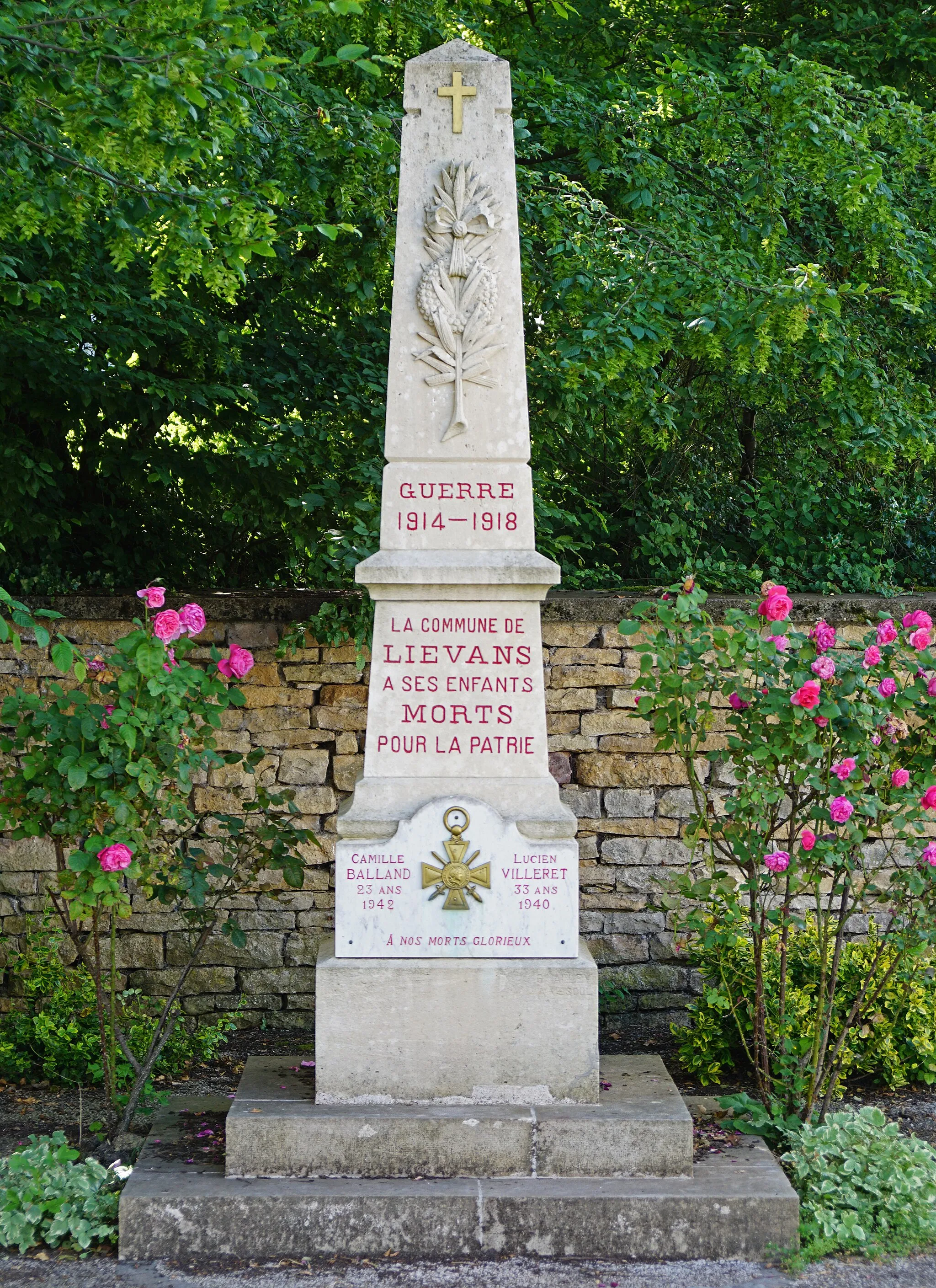 Photo showing: Monument aux morts Liévans.