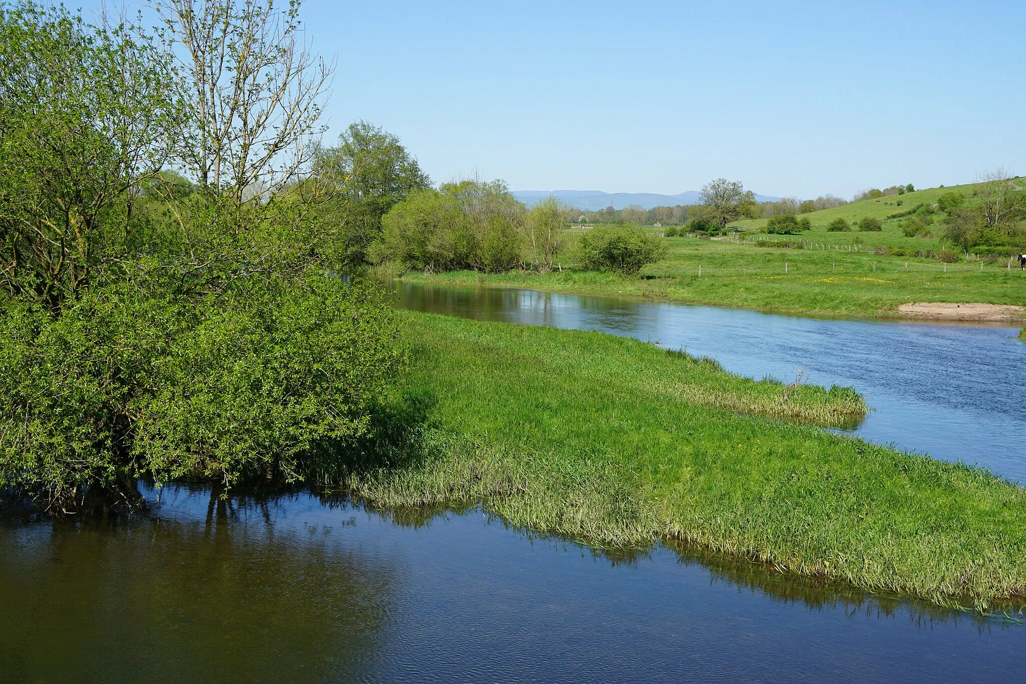 Photo showing: Les Aynans : pont ou l'Ognon et la Rahin s'unissent.