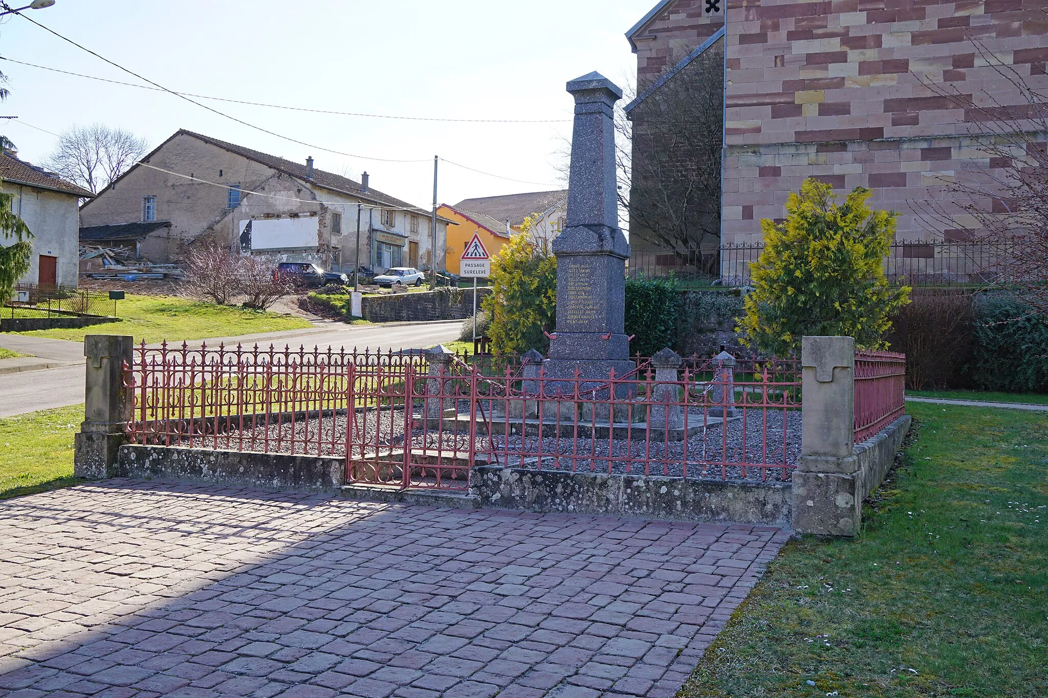 Photo showing: Monument aux morts de Moffans-et-Vacheresse.