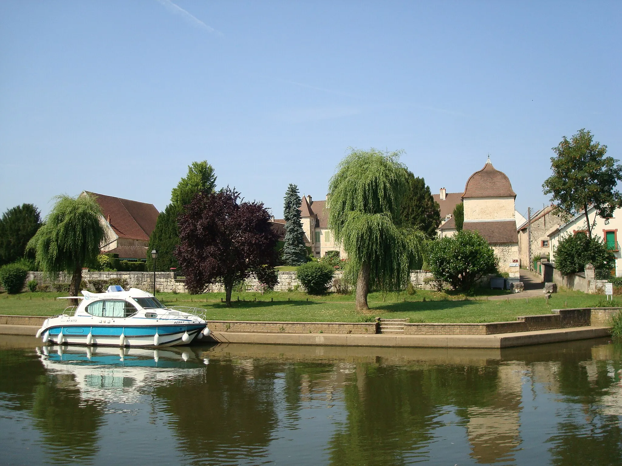 Photo showing: Halte nautique de Mantoche (Haute-Saône, France)