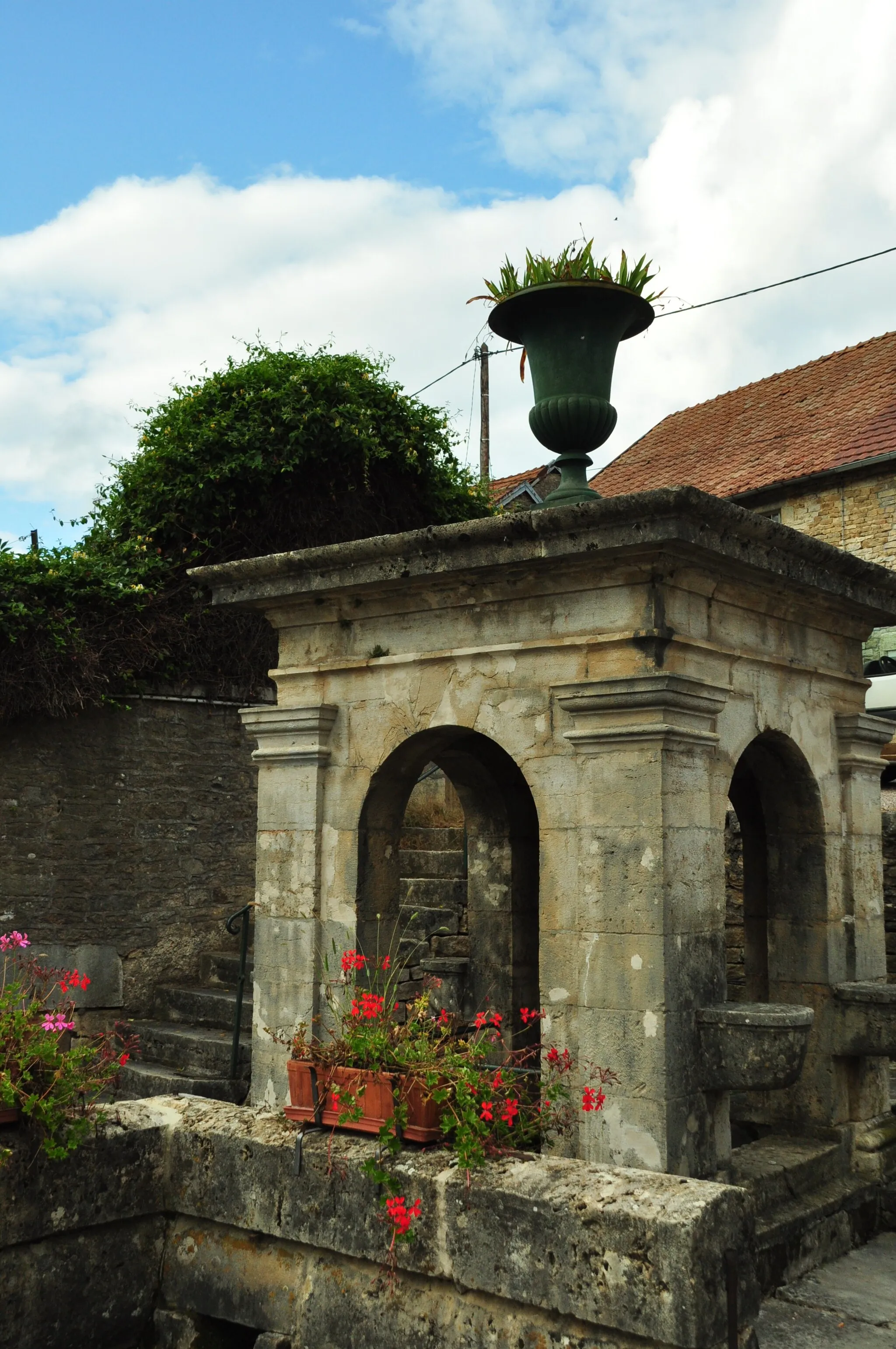 Photo showing: Noroy-le-Bourg - lavoir