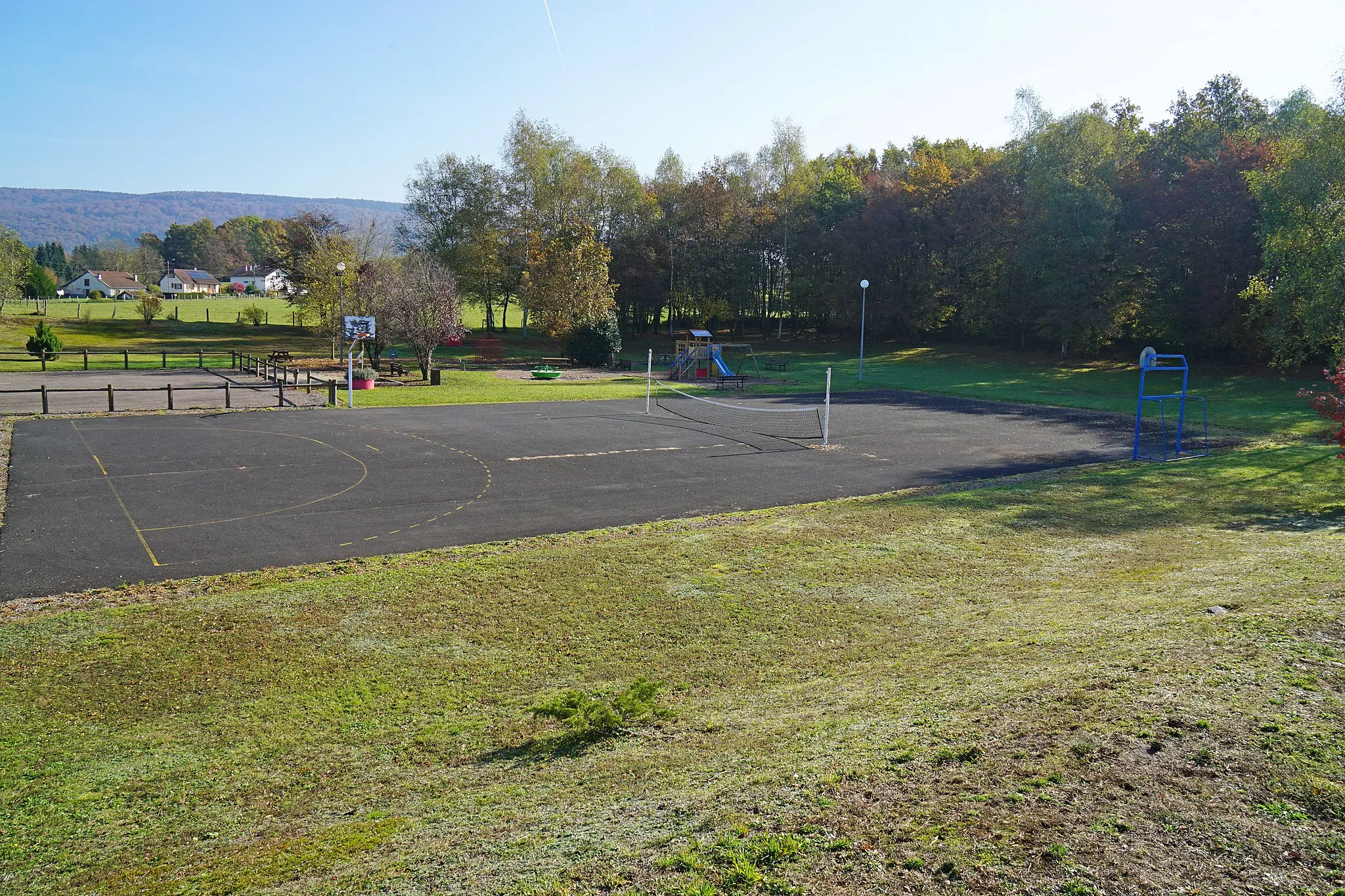 Photo showing: La zone de loisir de Montessaux.