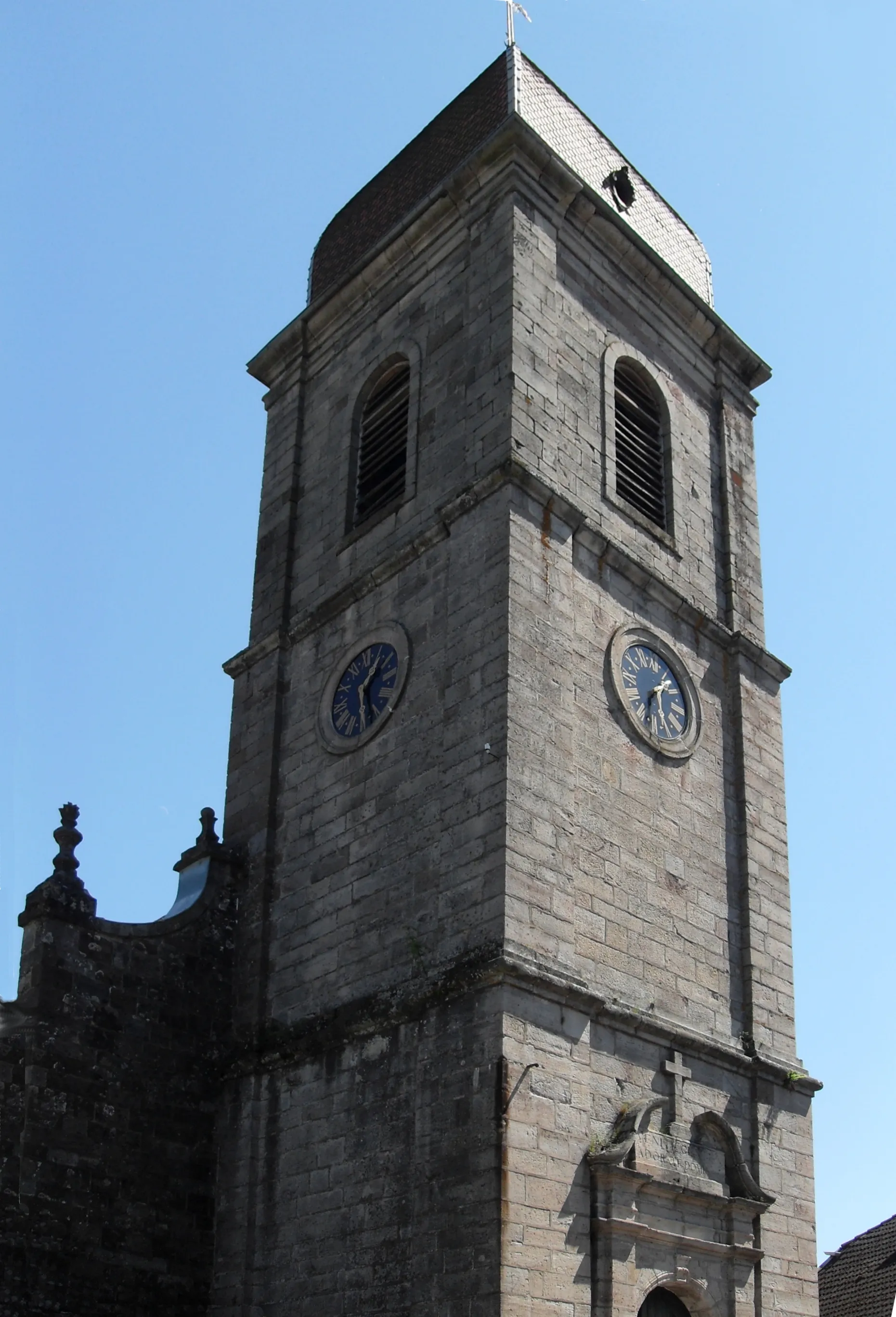 Photo showing: La tour d'église Saint-Pancras à Plancher-Bas