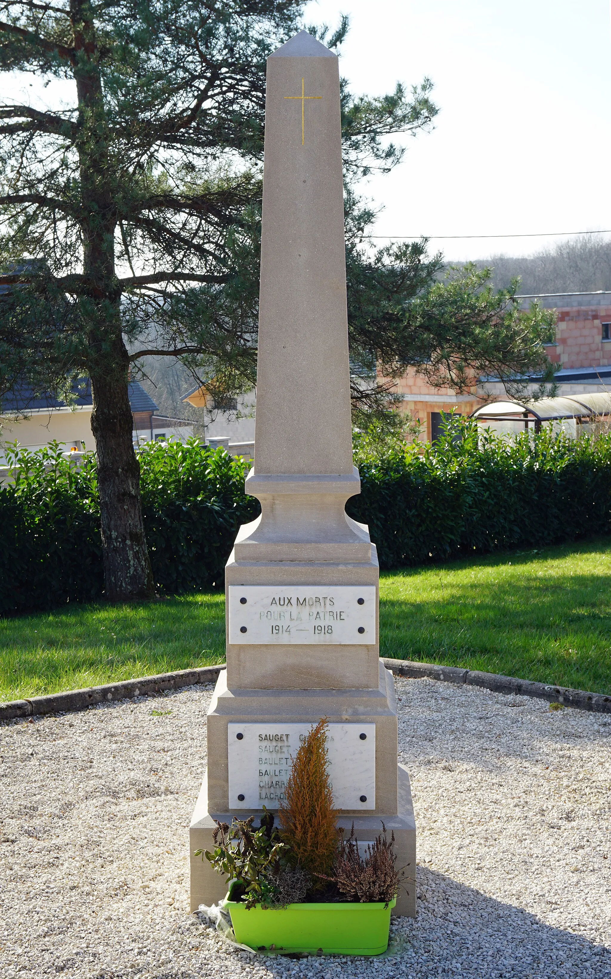 Photo showing: Le monument aux morts de Vallerois-Lorioz.