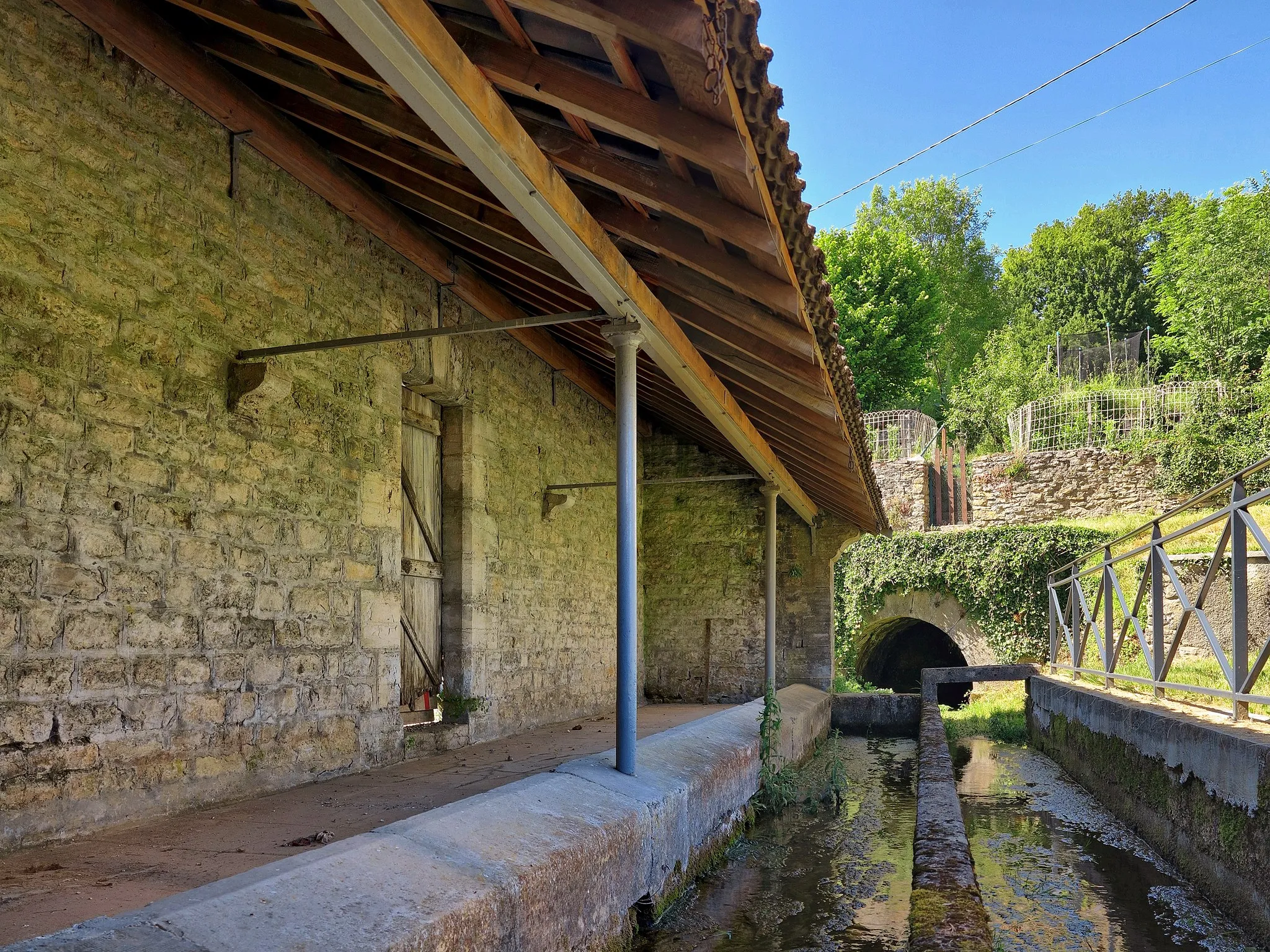 Photo showing: Le lavoir du bourg