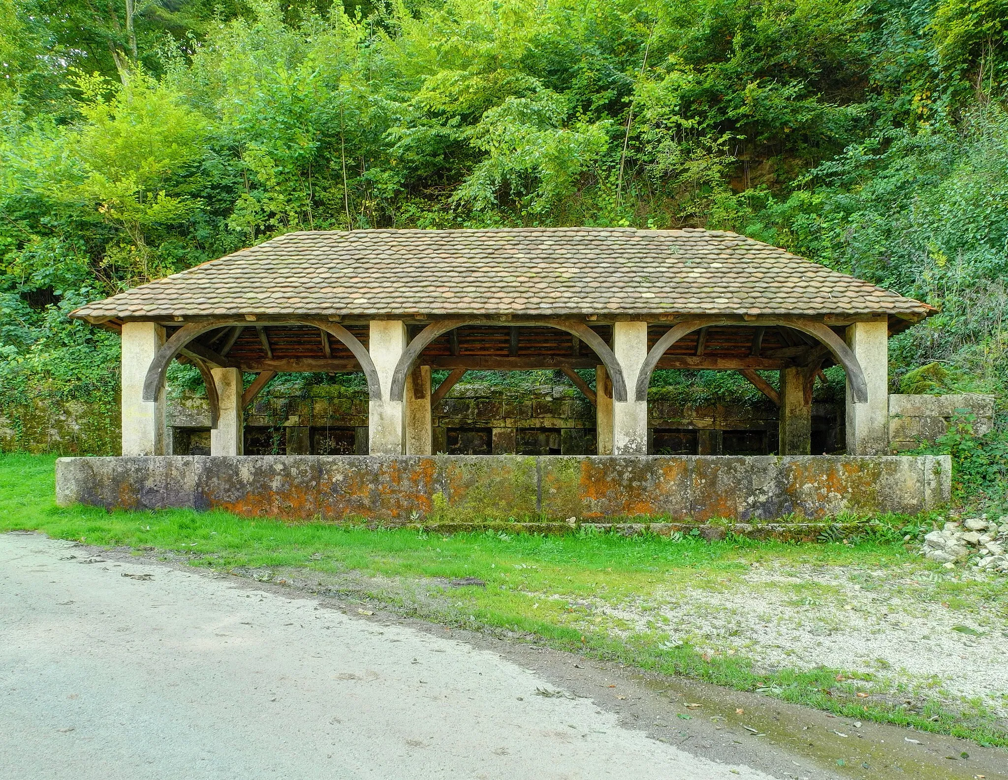 Photo showing: This building is inscrit au titre des monuments historiques de la France. It is indexed in the base Mérimée, a database of architectural heritage maintained by the French Ministry of Culture, under the reference PA90000009 .