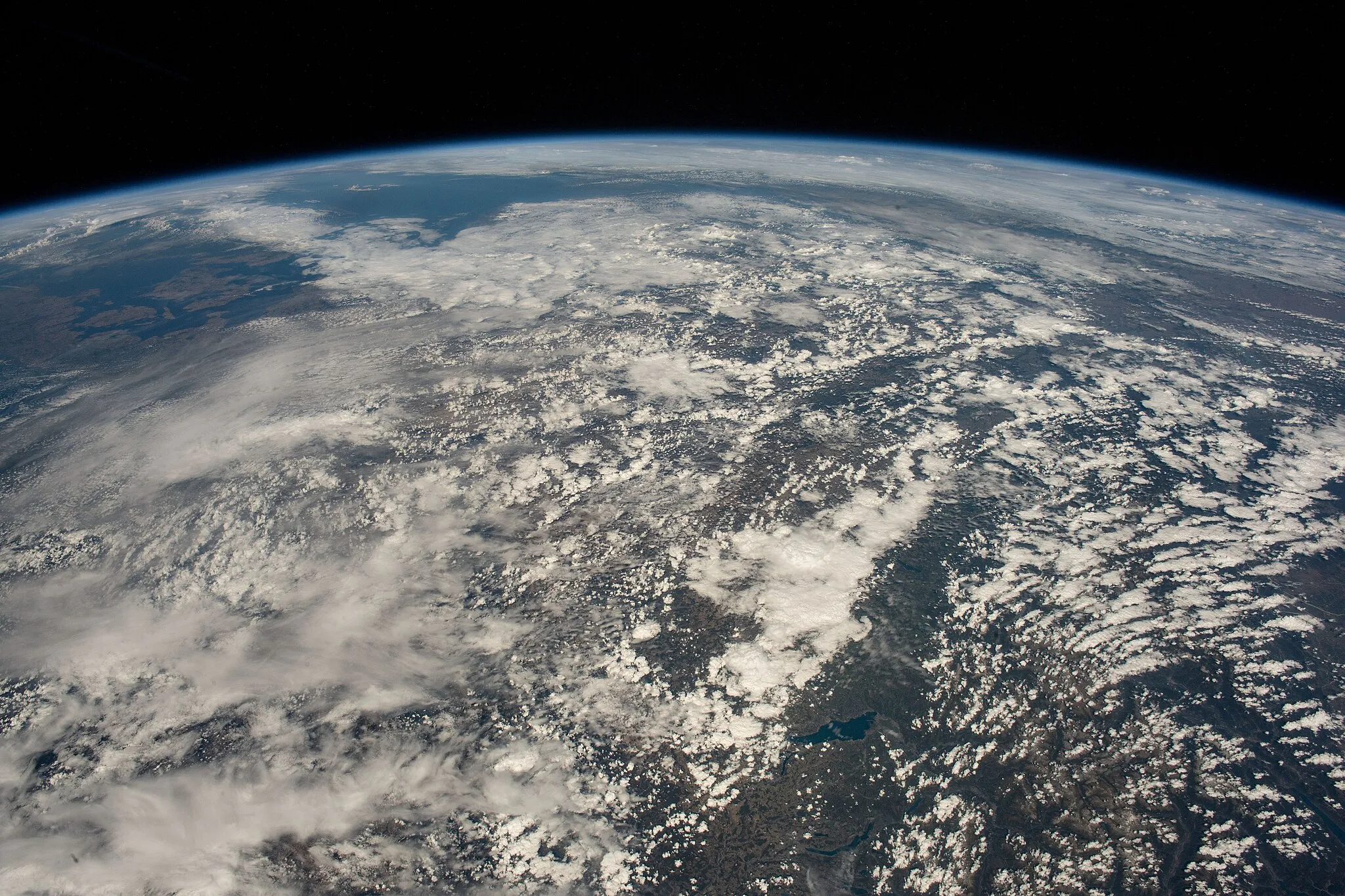 Photo showing: View of Earth taken during ISS Expedition 67.