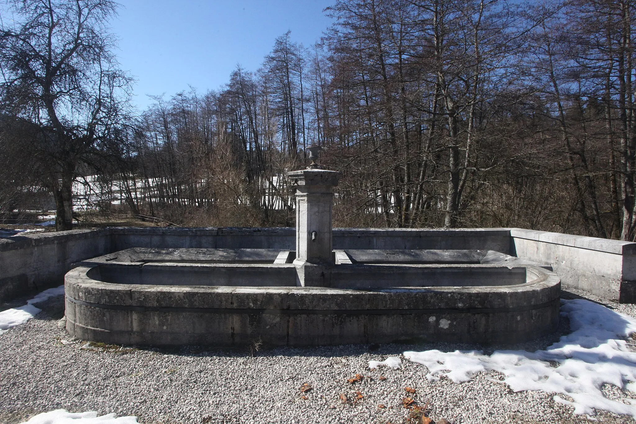 Photo showing: Fontaine à Saint-Julien-lès-Russey.