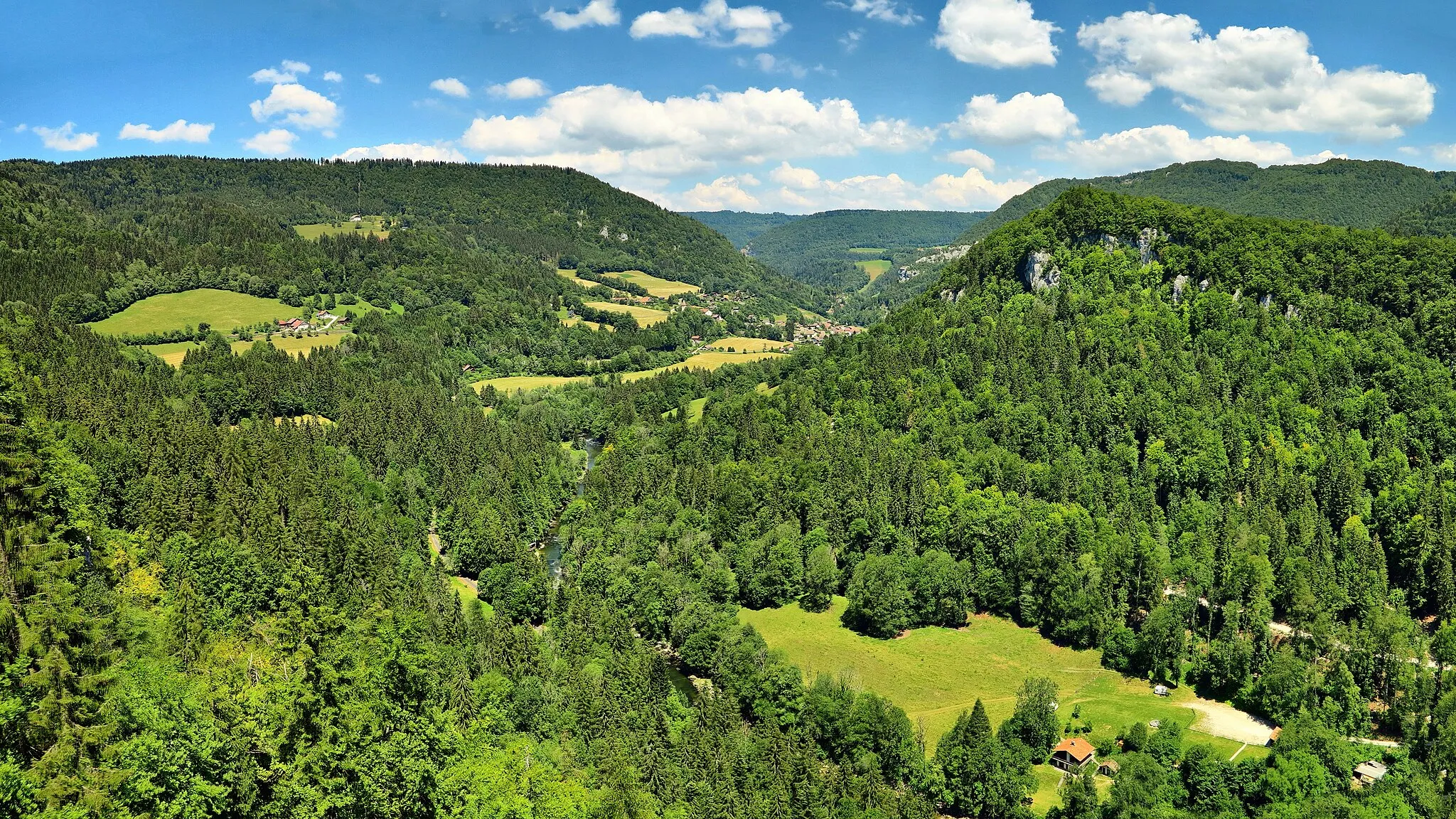 Photo showing: Point de vue depuis le belvédère de la corniche de Goumois