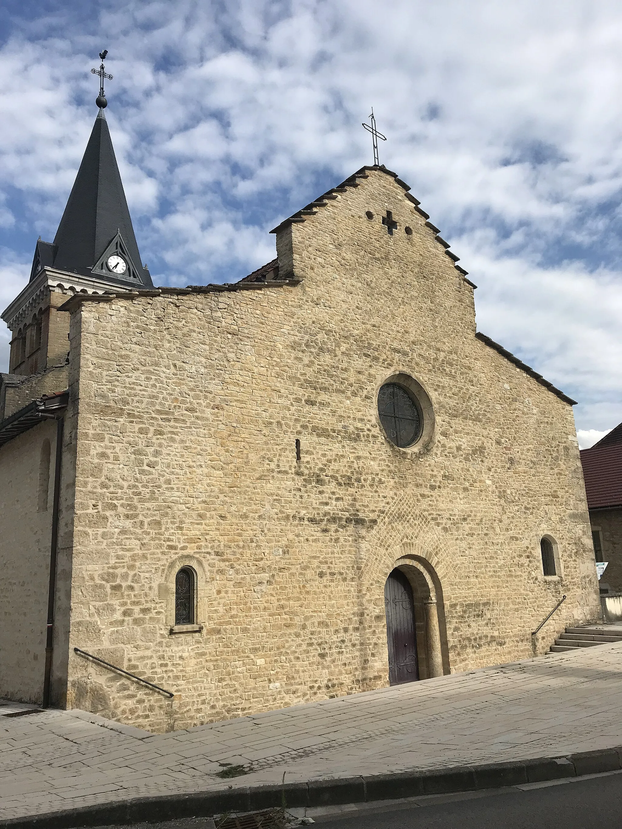 Photo showing: église de Saint-Lupicin en juillet 2018.