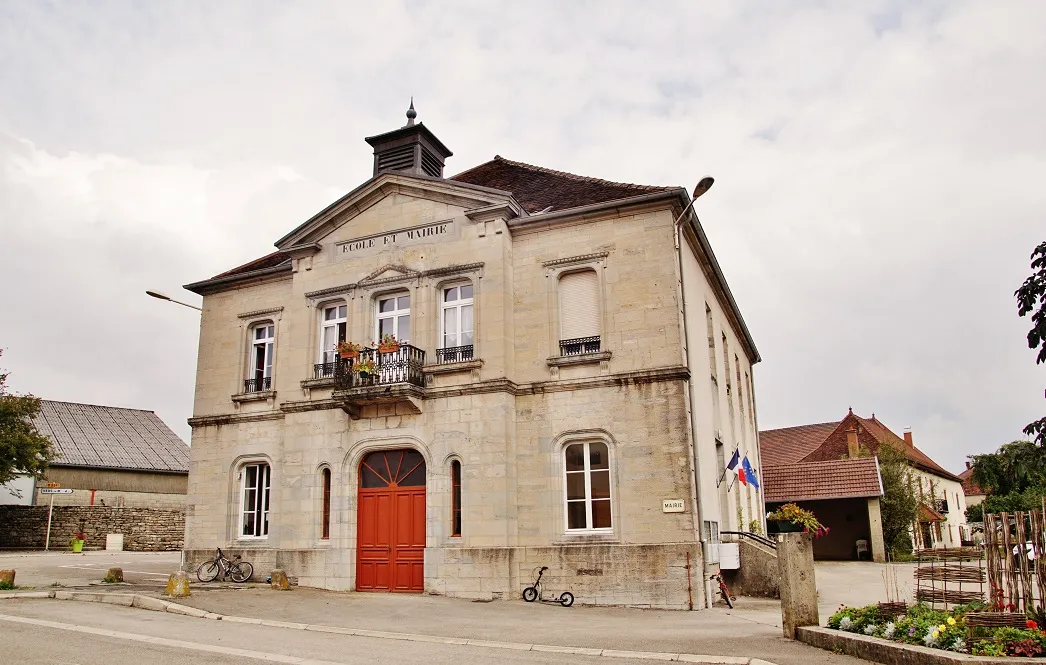 Photo showing: La Mairie