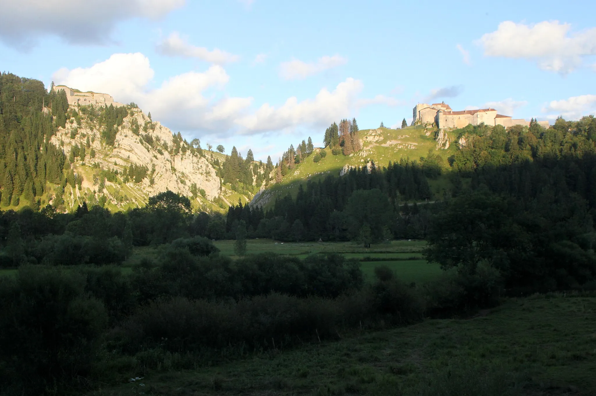 Photo showing: Vue du château de Joux (Doubs).