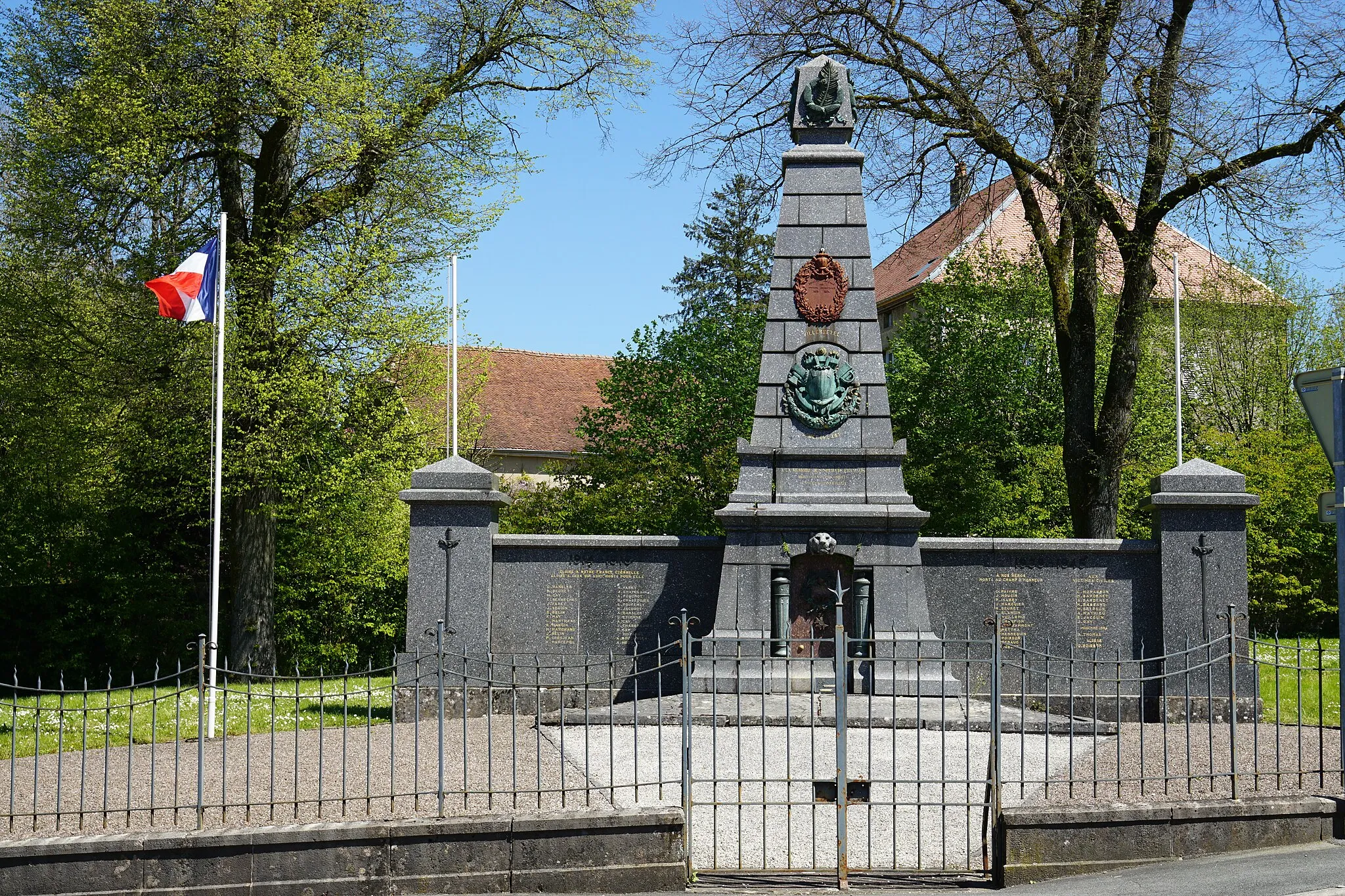 Photo showing: Monument aux morts de Villersexel.