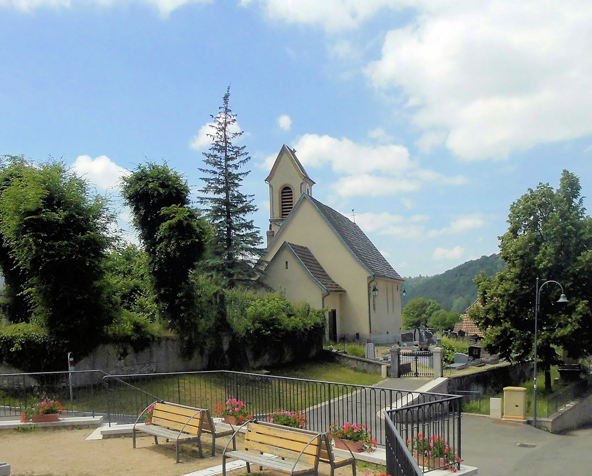 Photo showing: L'église Saint-Martin d'Oberlarg, côté est